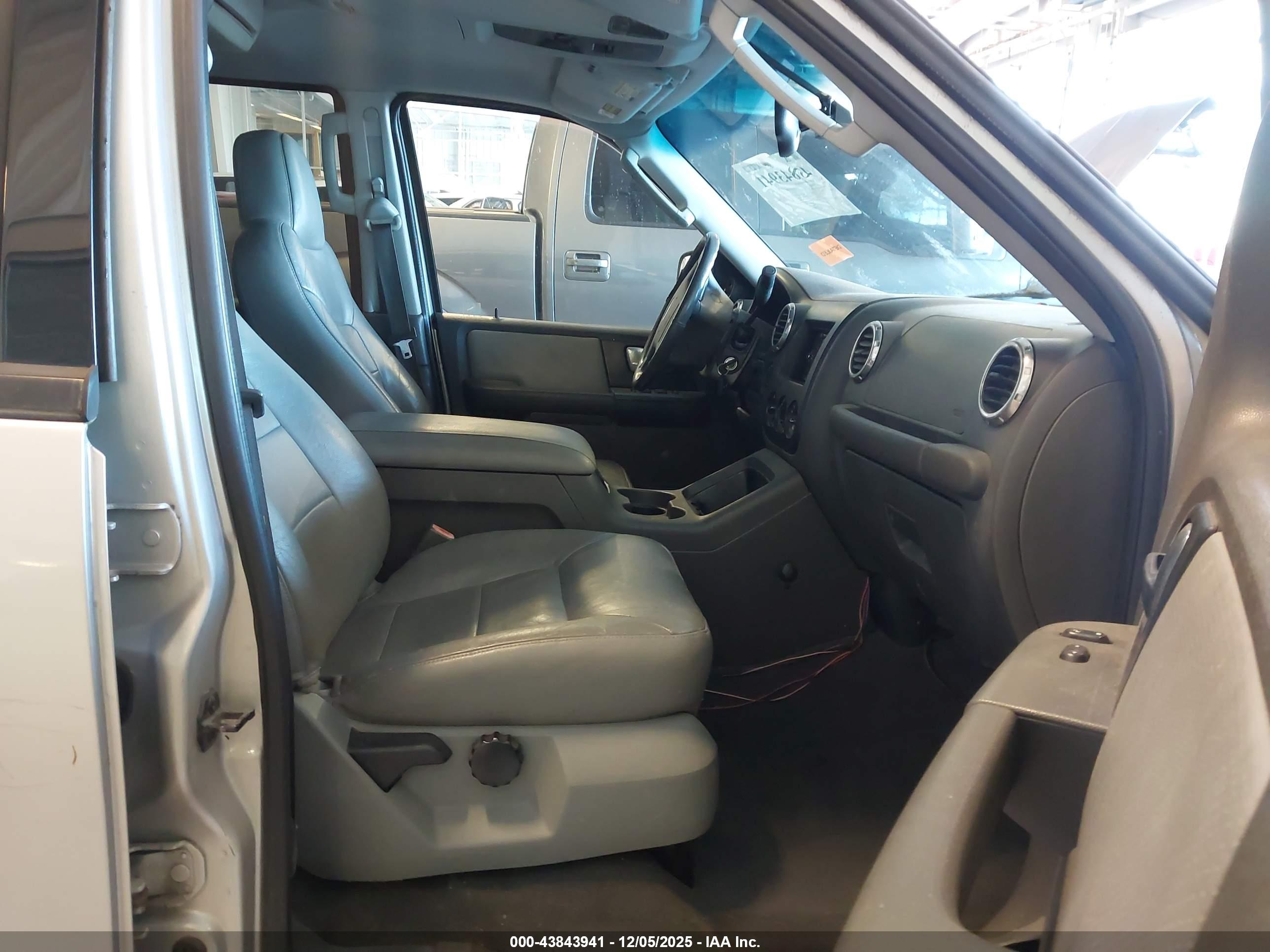 FORD EXPEDITION image 5