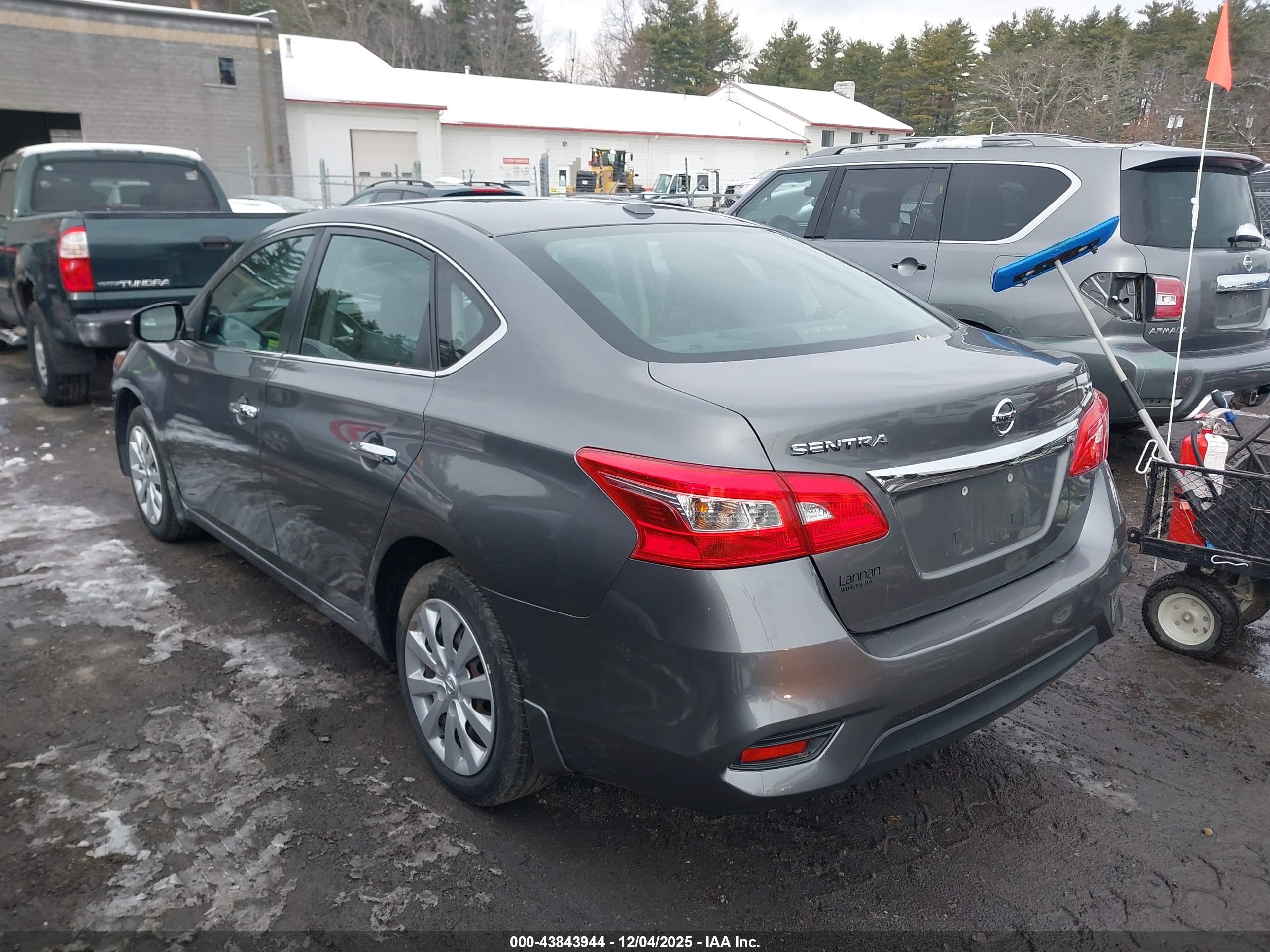 NISSAN SENTRA image 3