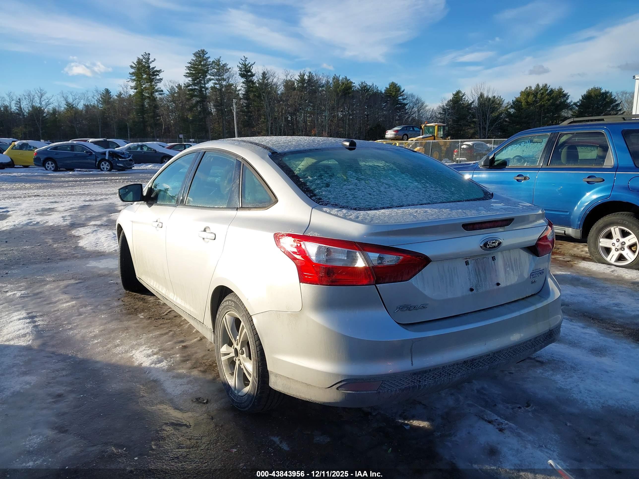 FORD FOCUS image 3