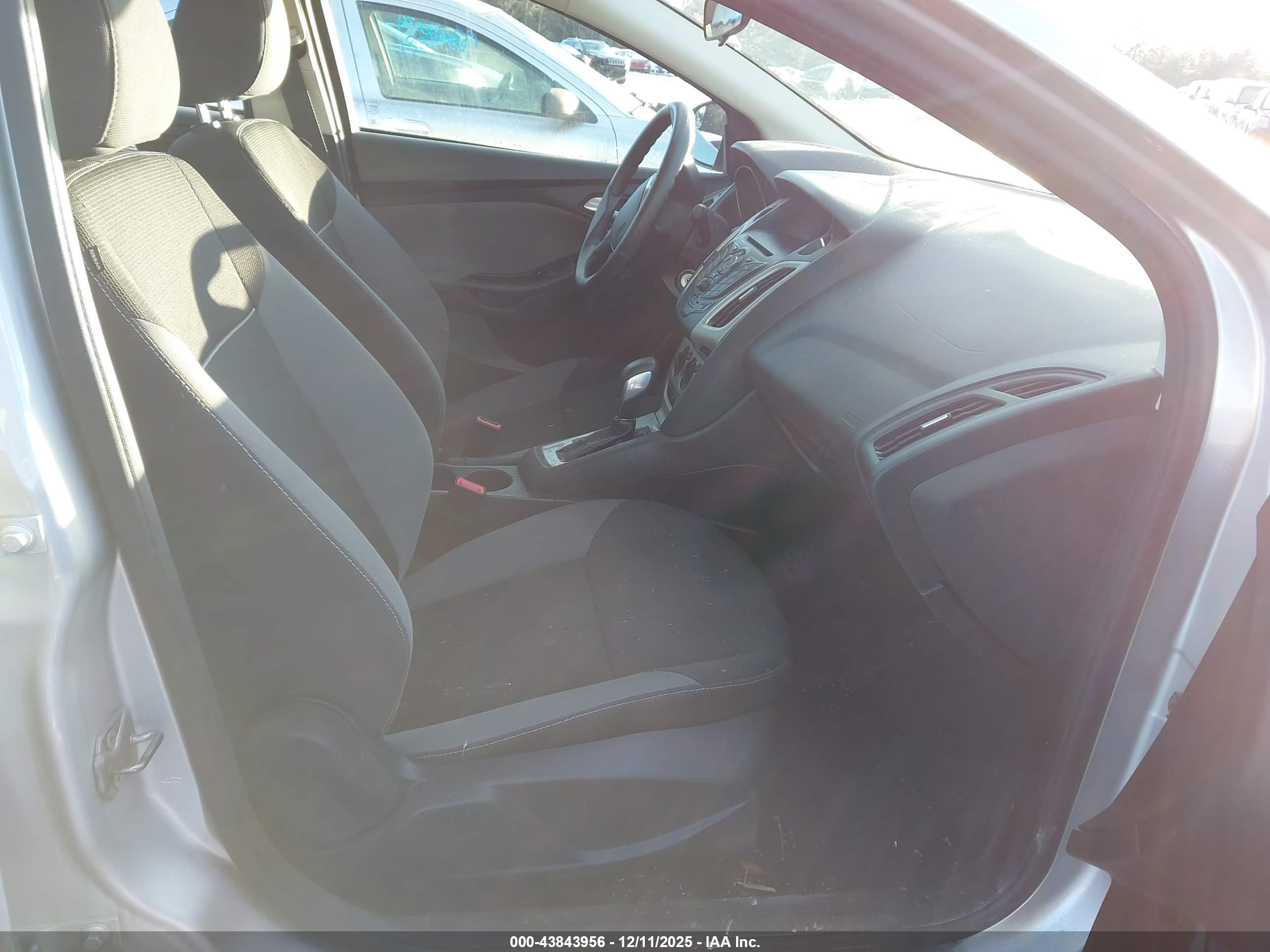FORD FOCUS image 5