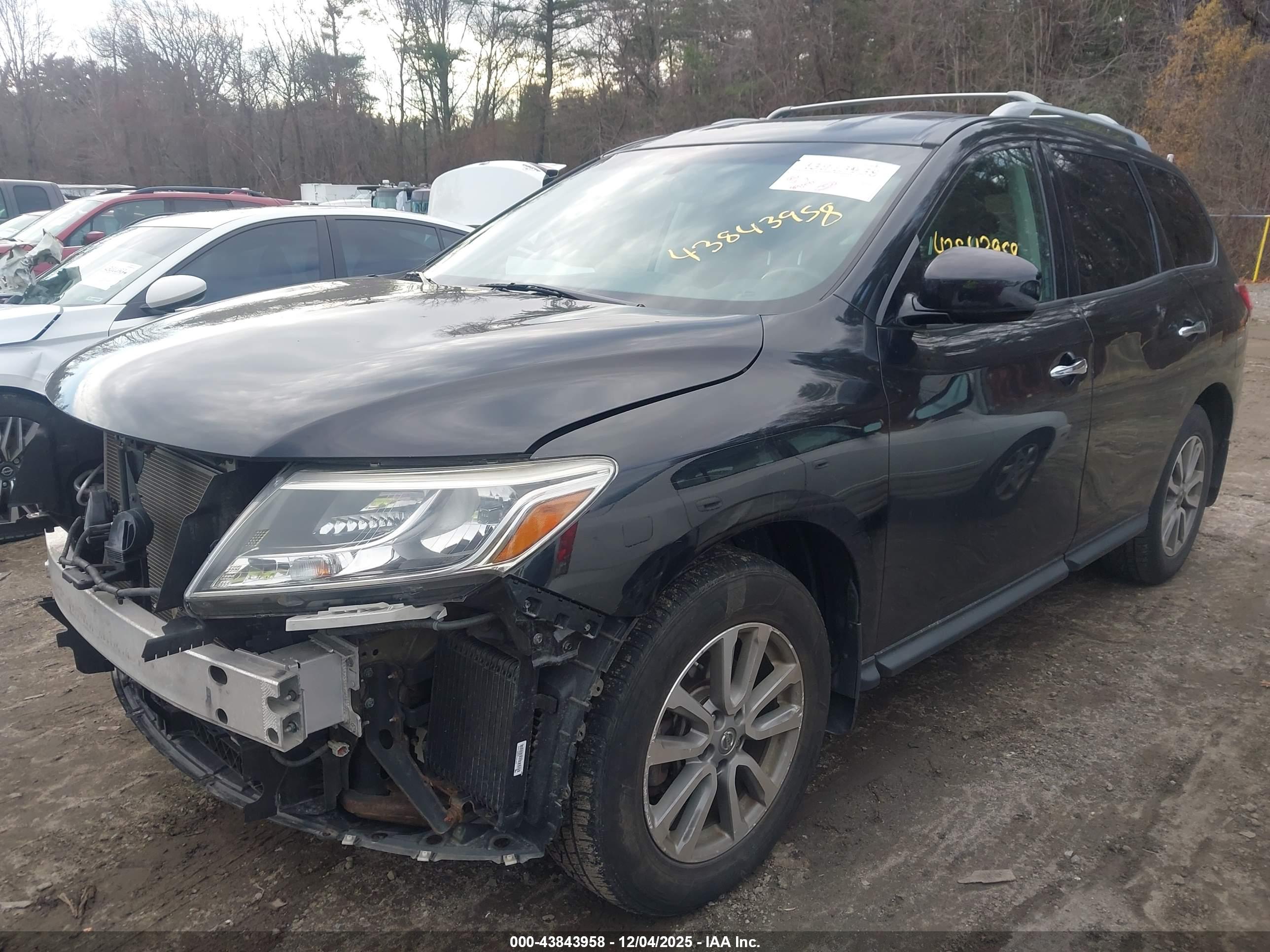 NISSAN PATHFINDER image 2