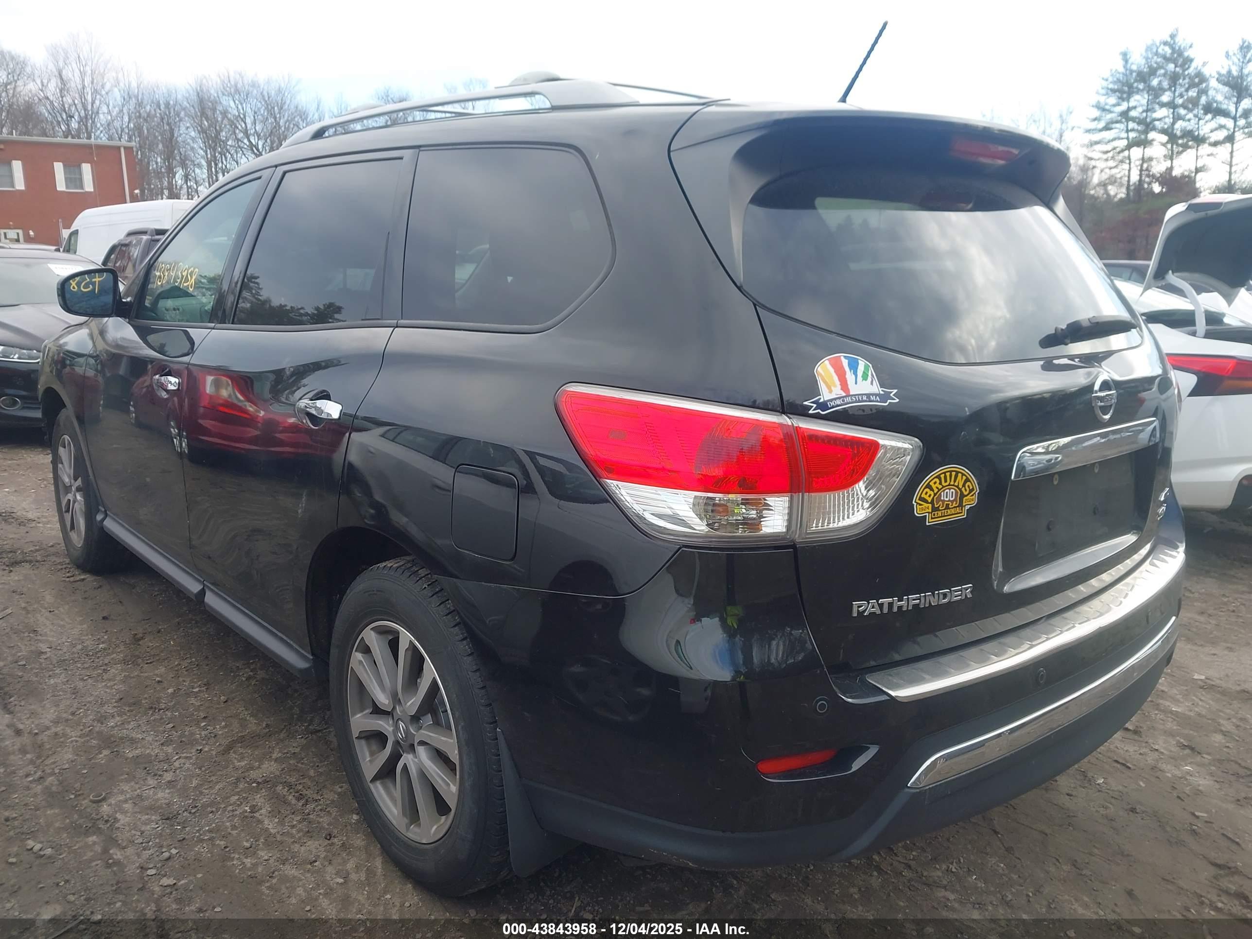 NISSAN PATHFINDER image 3