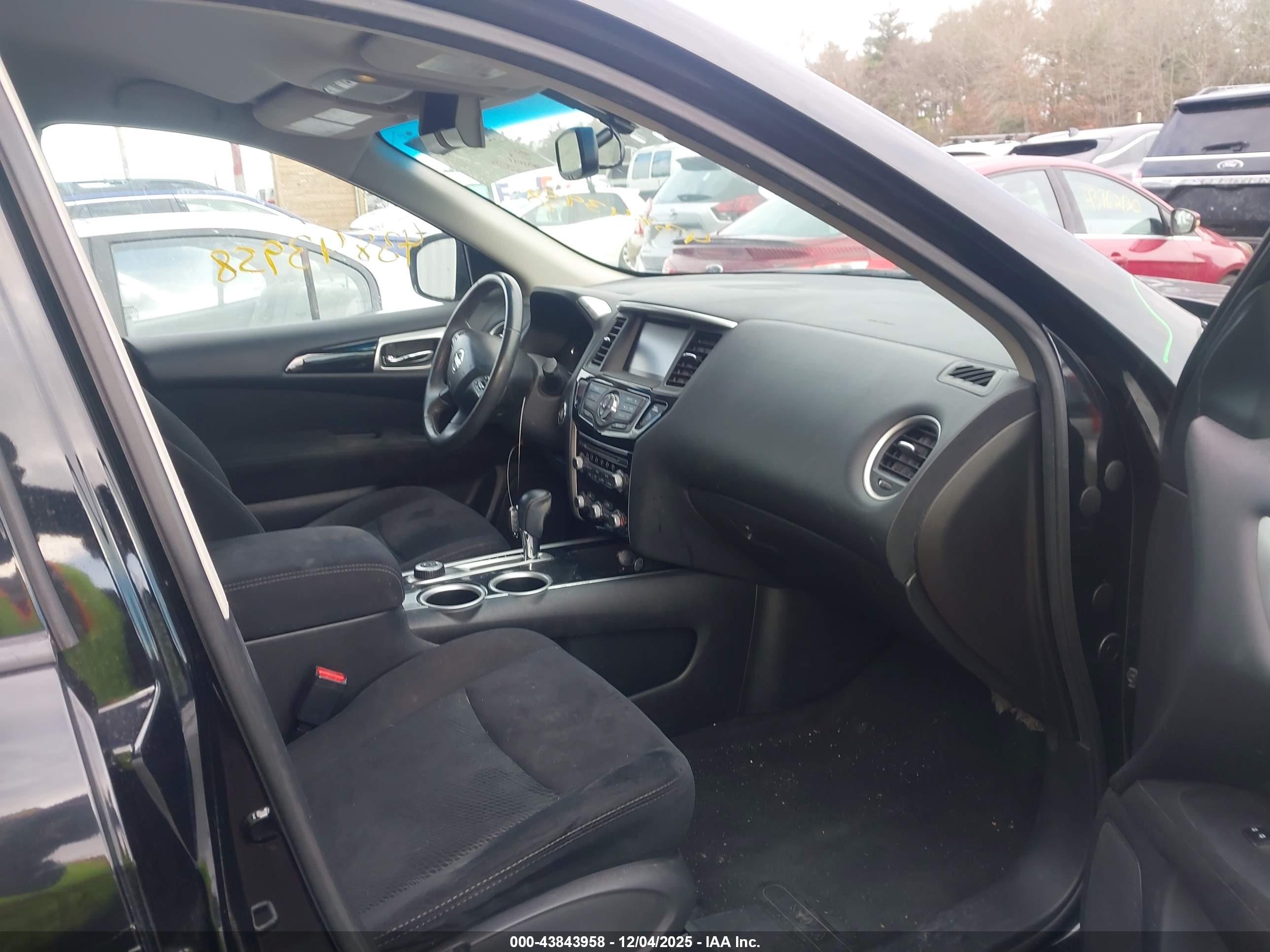 NISSAN PATHFINDER image 5