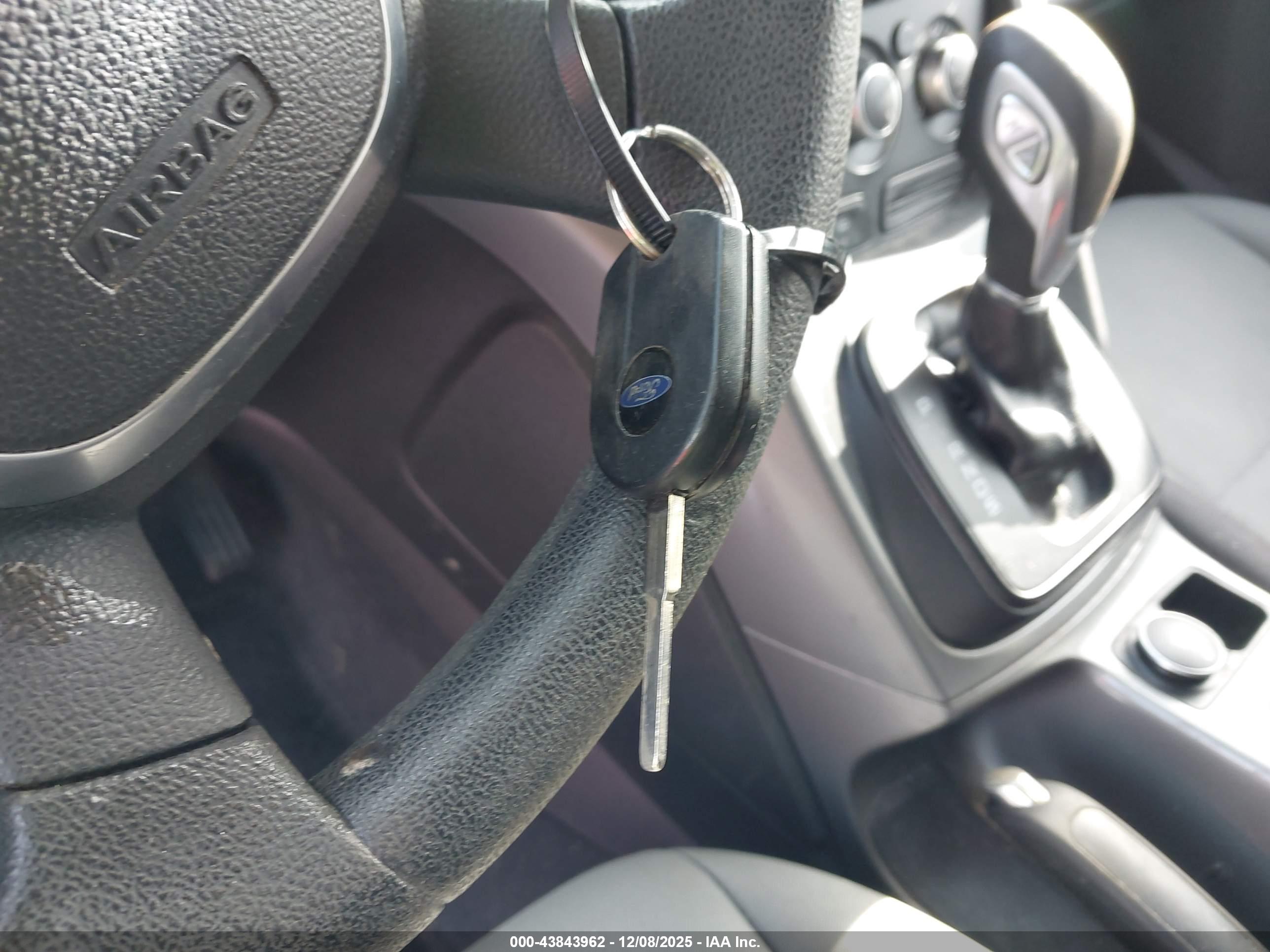 FORD ESCAPE image 11