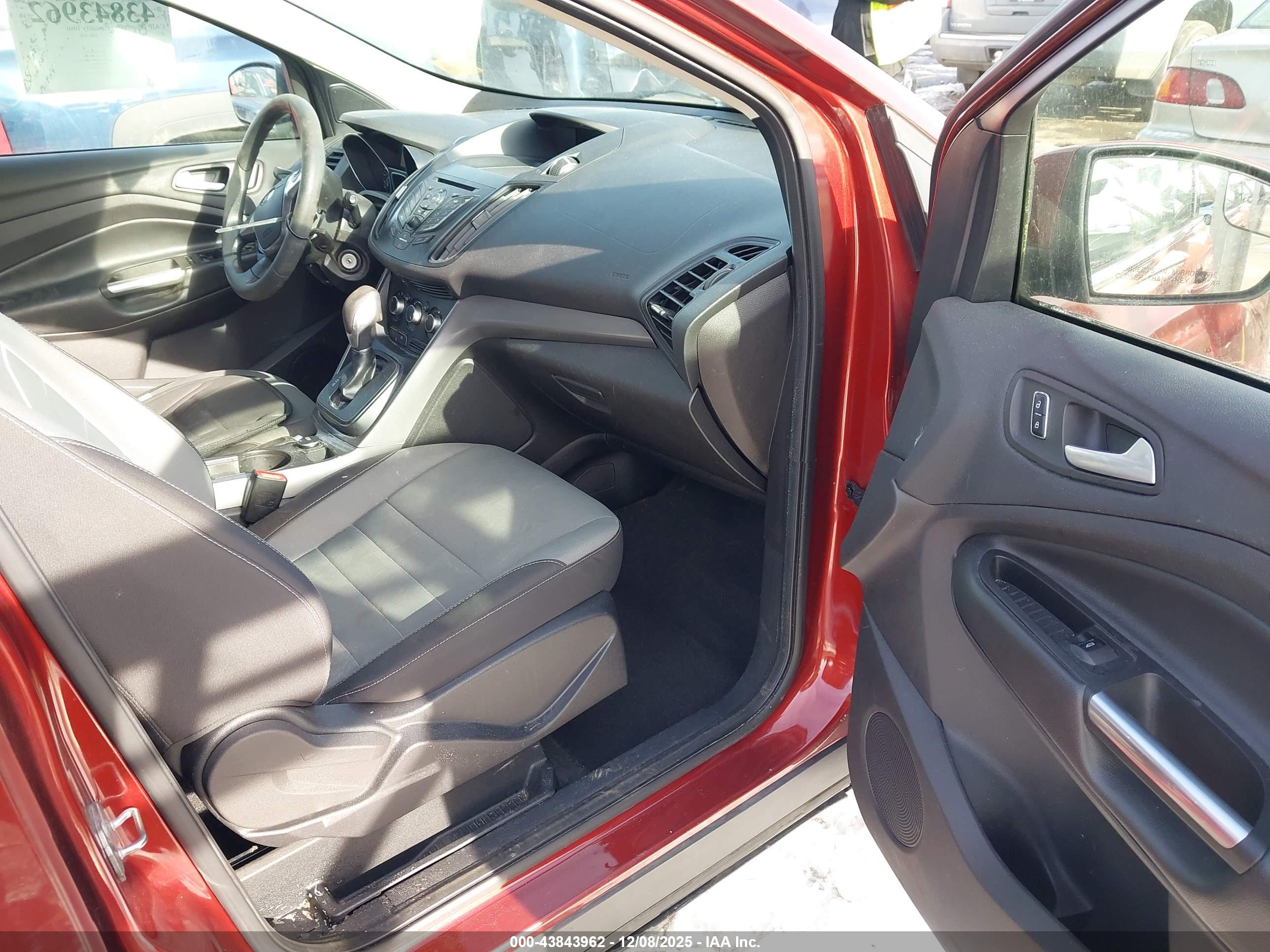 FORD ESCAPE image 5