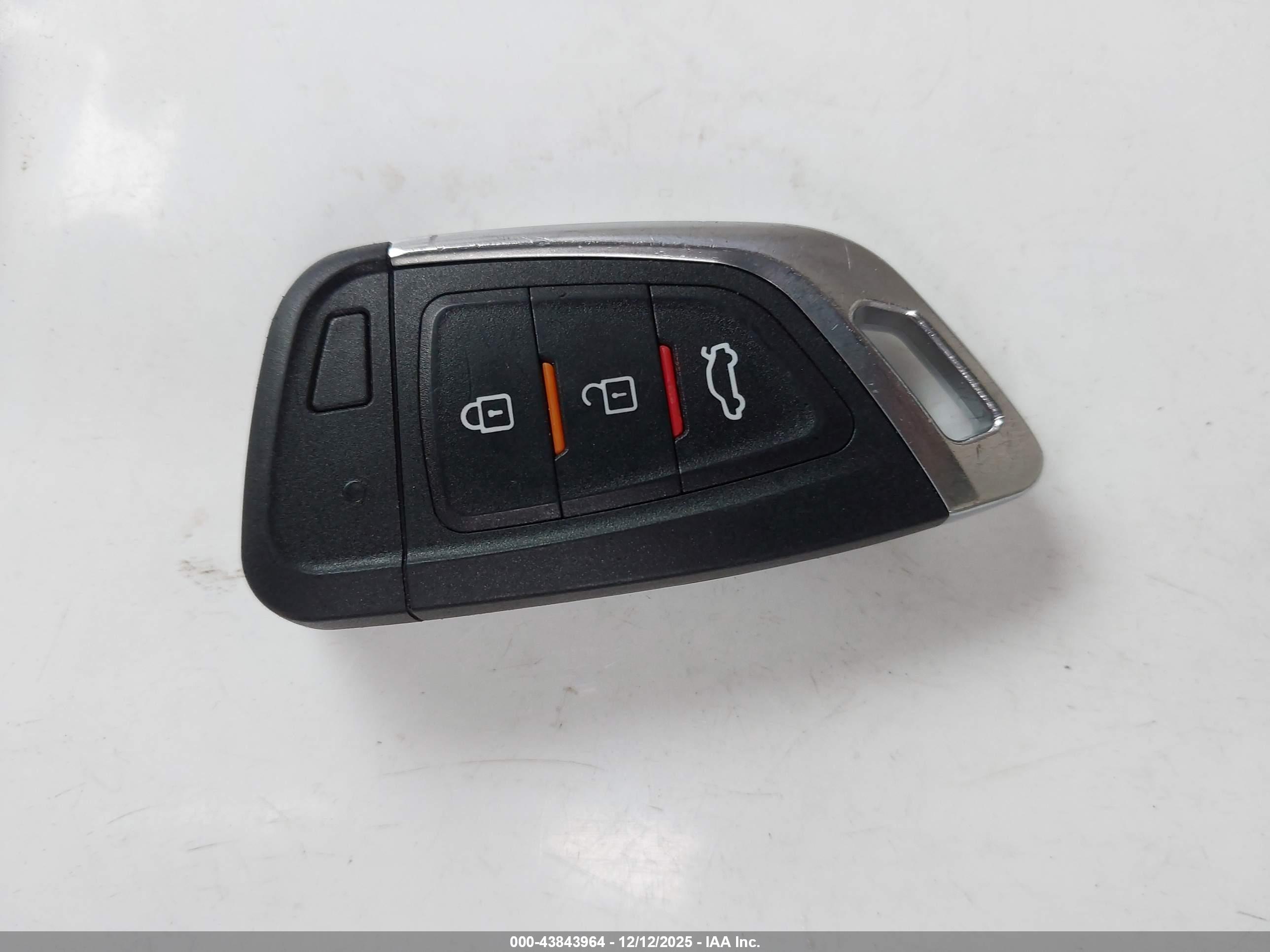 CADILLAC SRX image 11