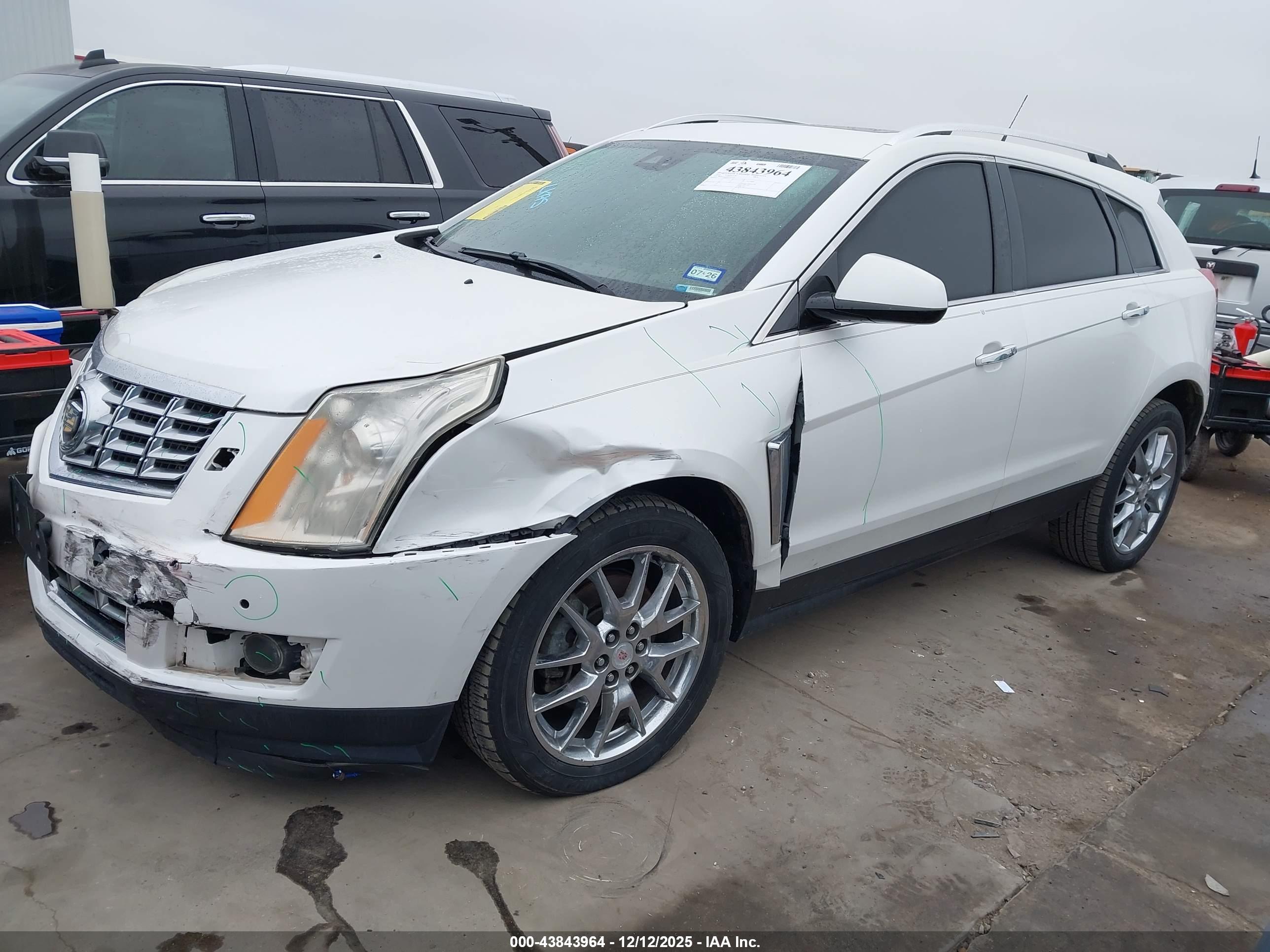 CADILLAC SRX image 2