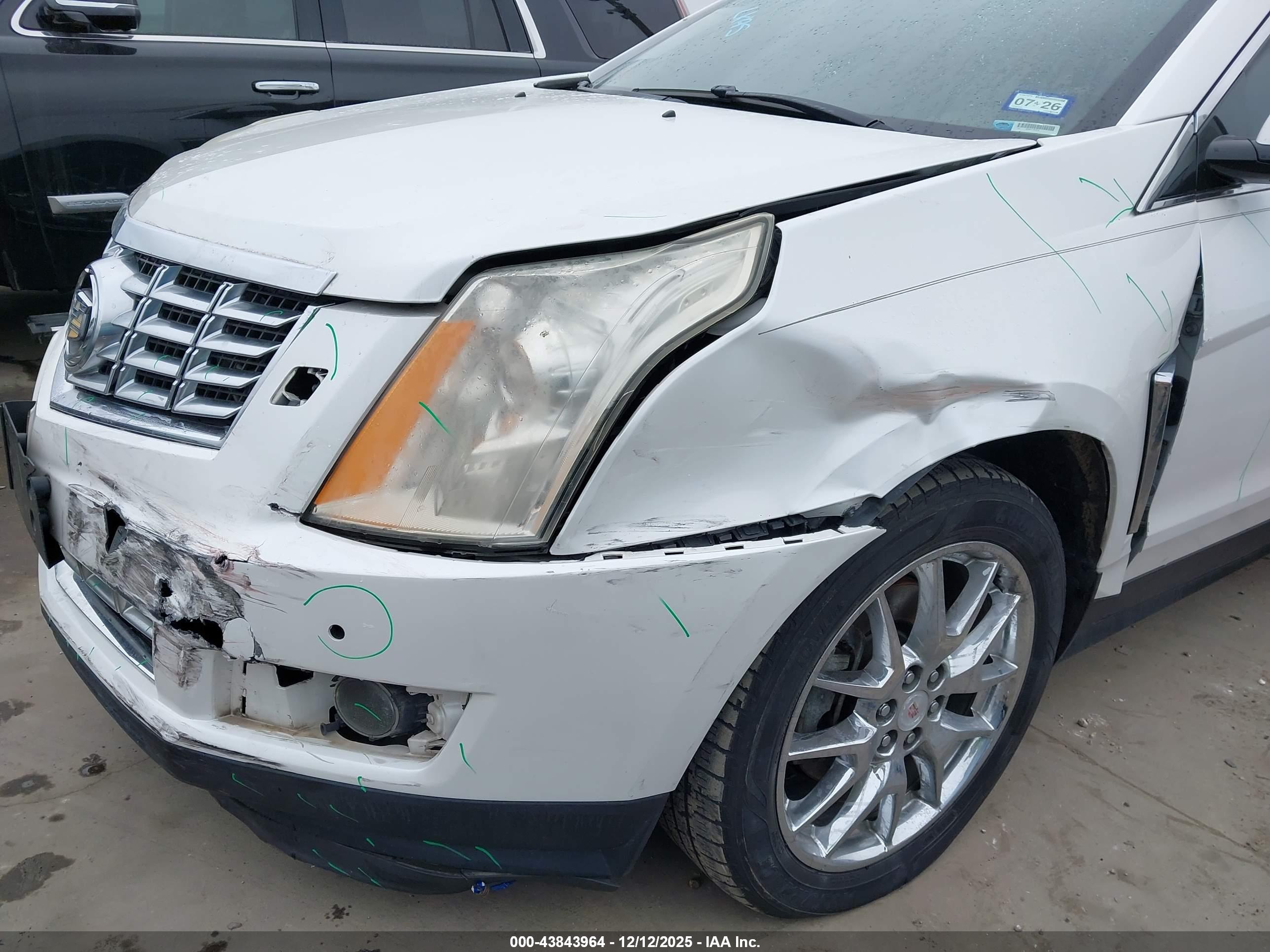 CADILLAC SRX image 6