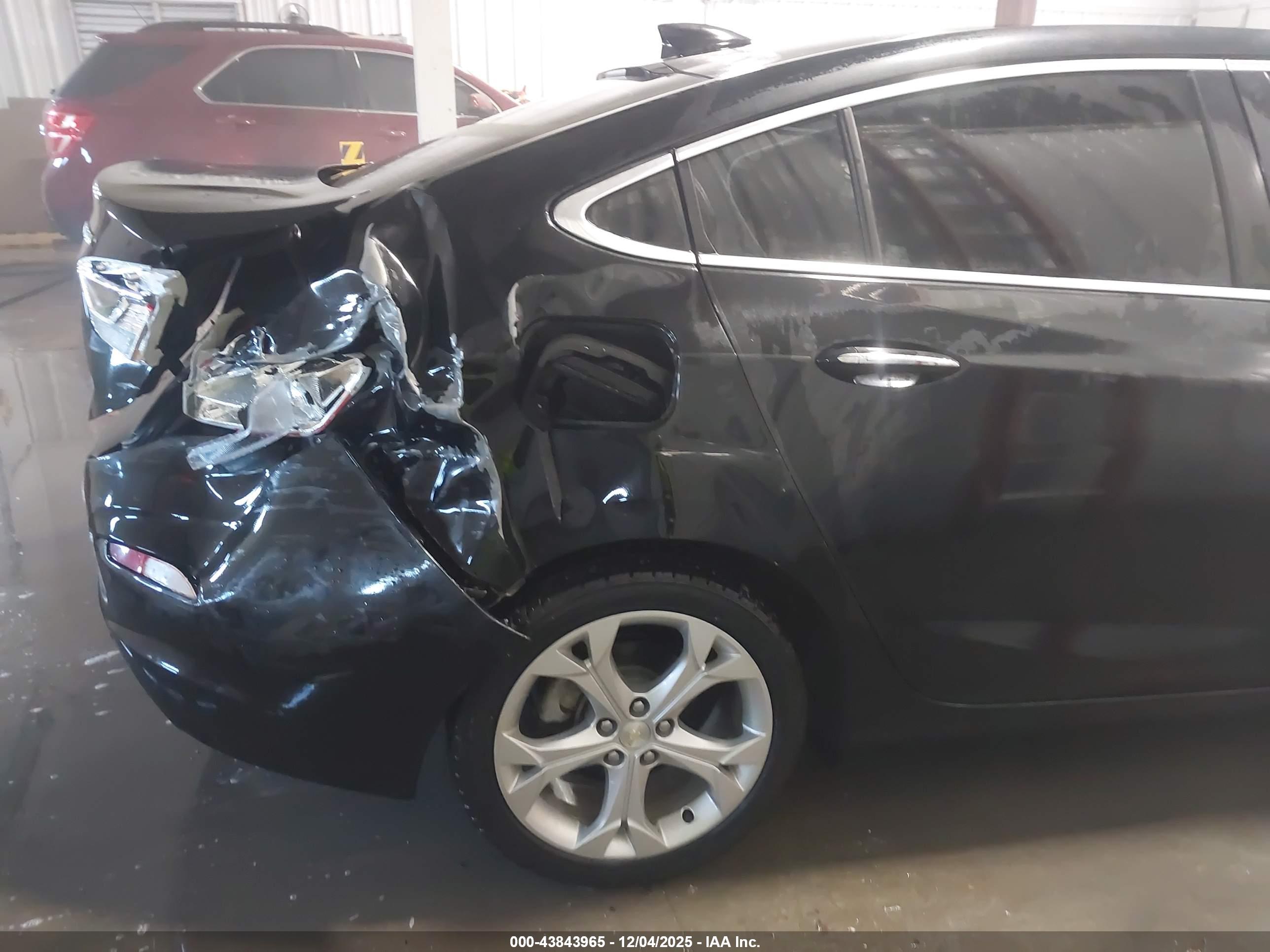 CHEVROLET CRUZE image 6