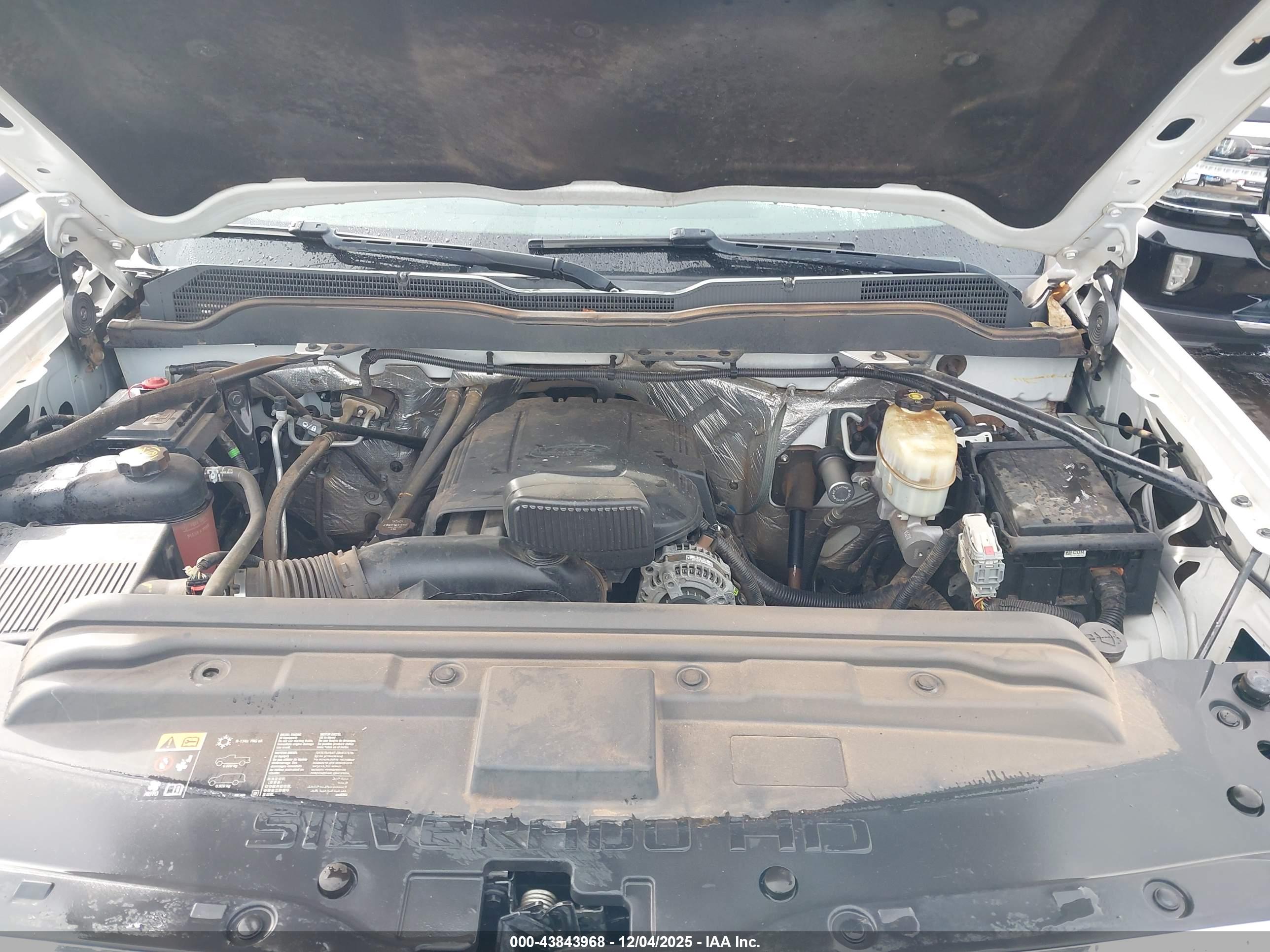 CHEVROLET SILVERADO image 10