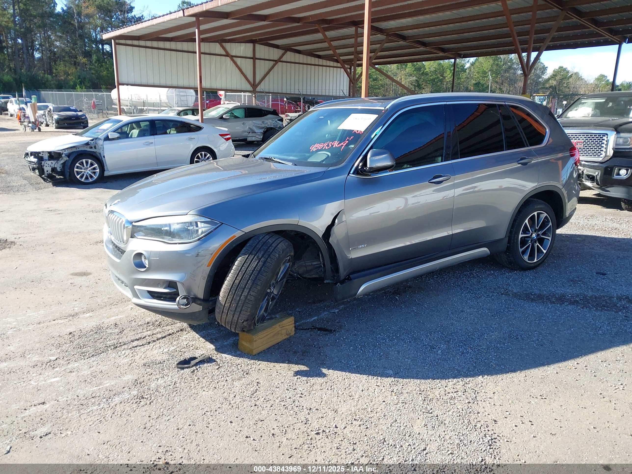 BMW X5 image 2