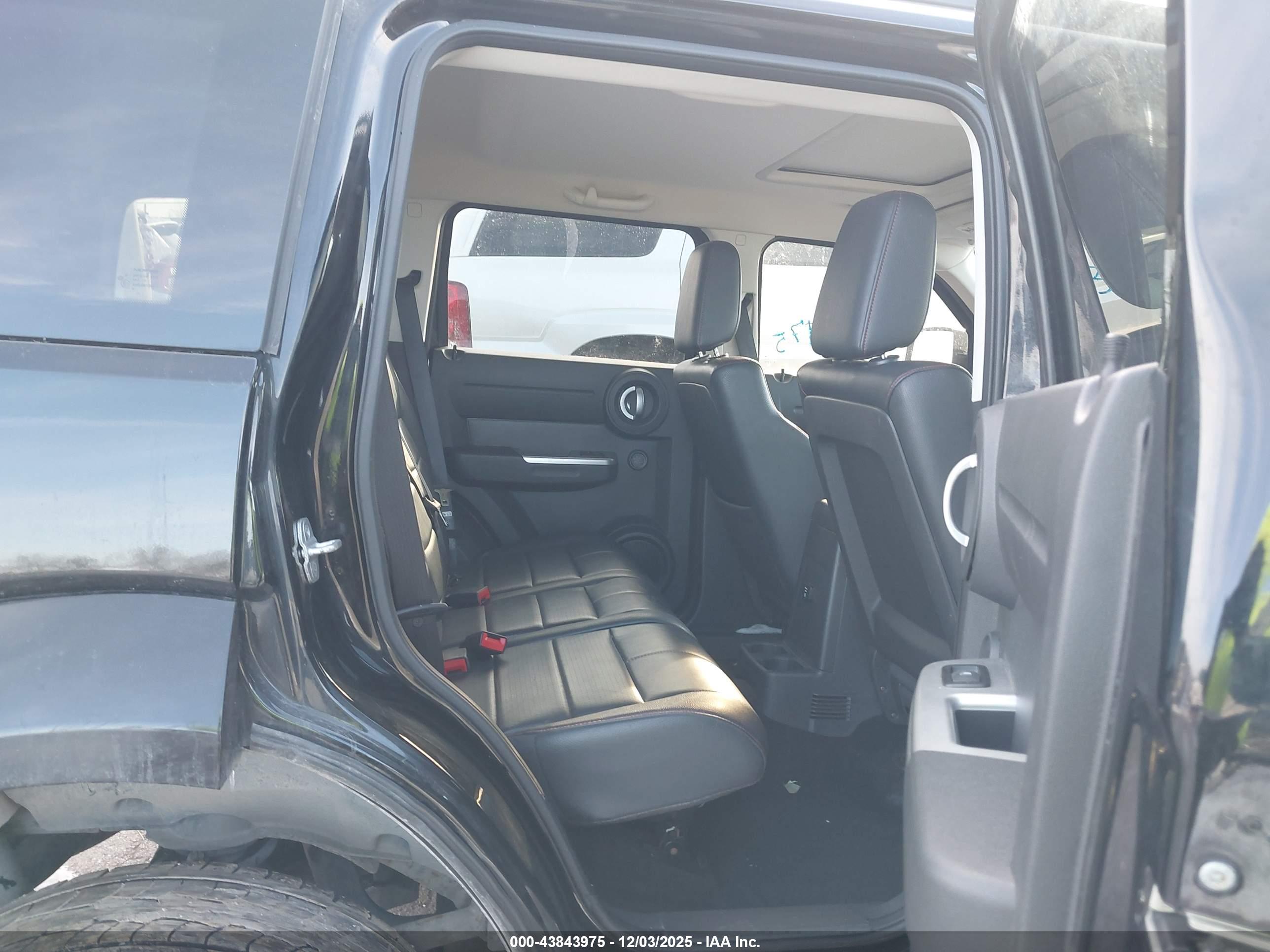 DODGE NITRO image 8