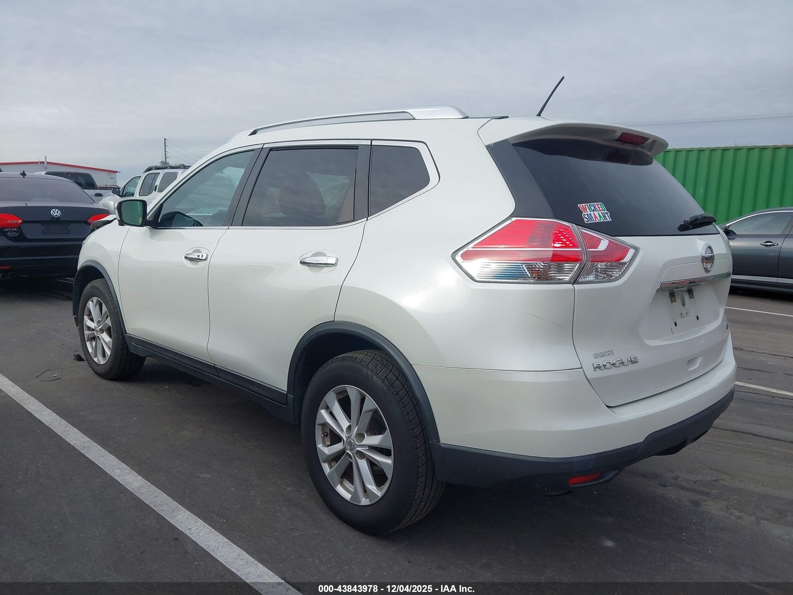 NISSAN ROGUE image 3