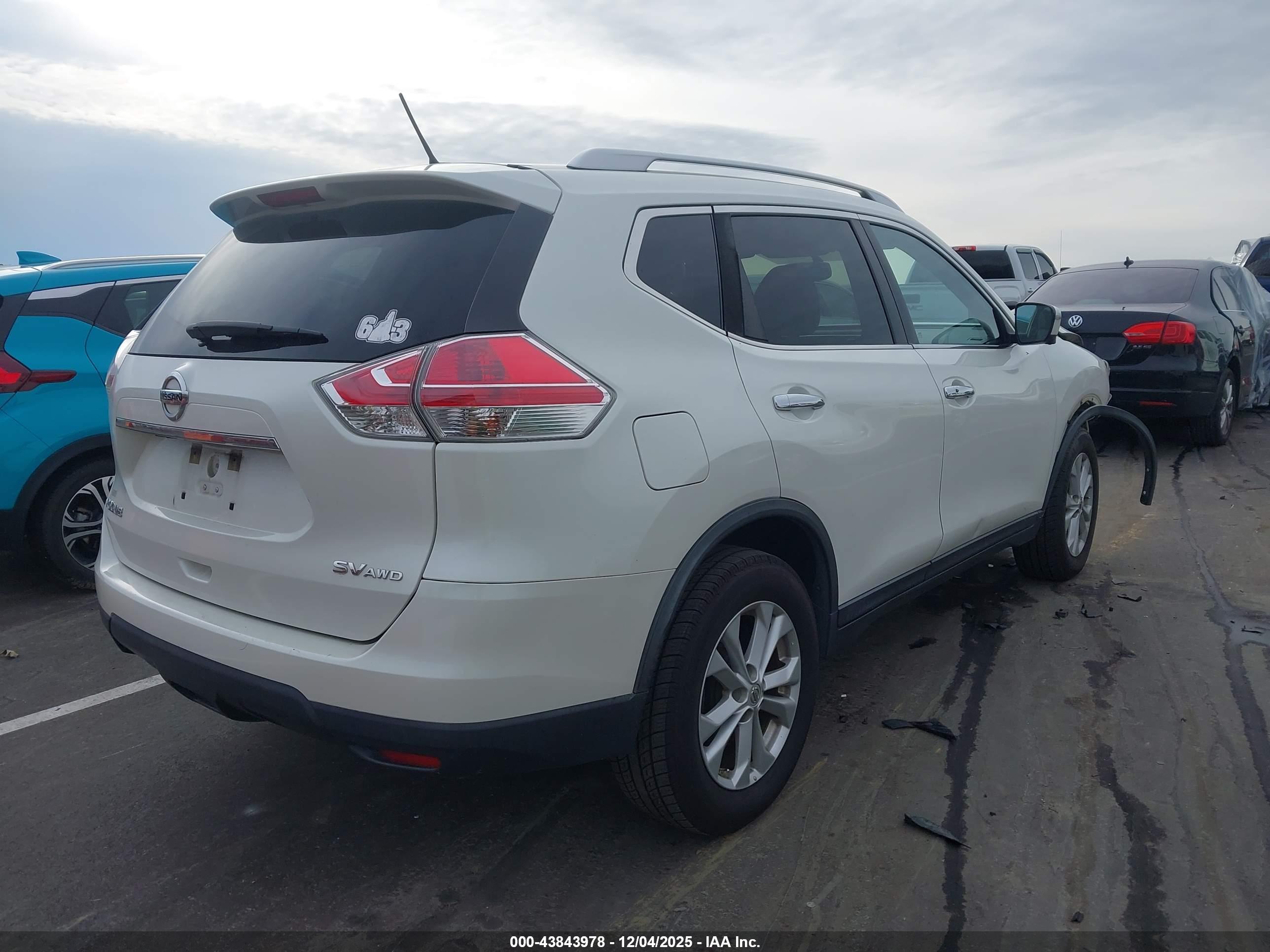 NISSAN ROGUE image 4