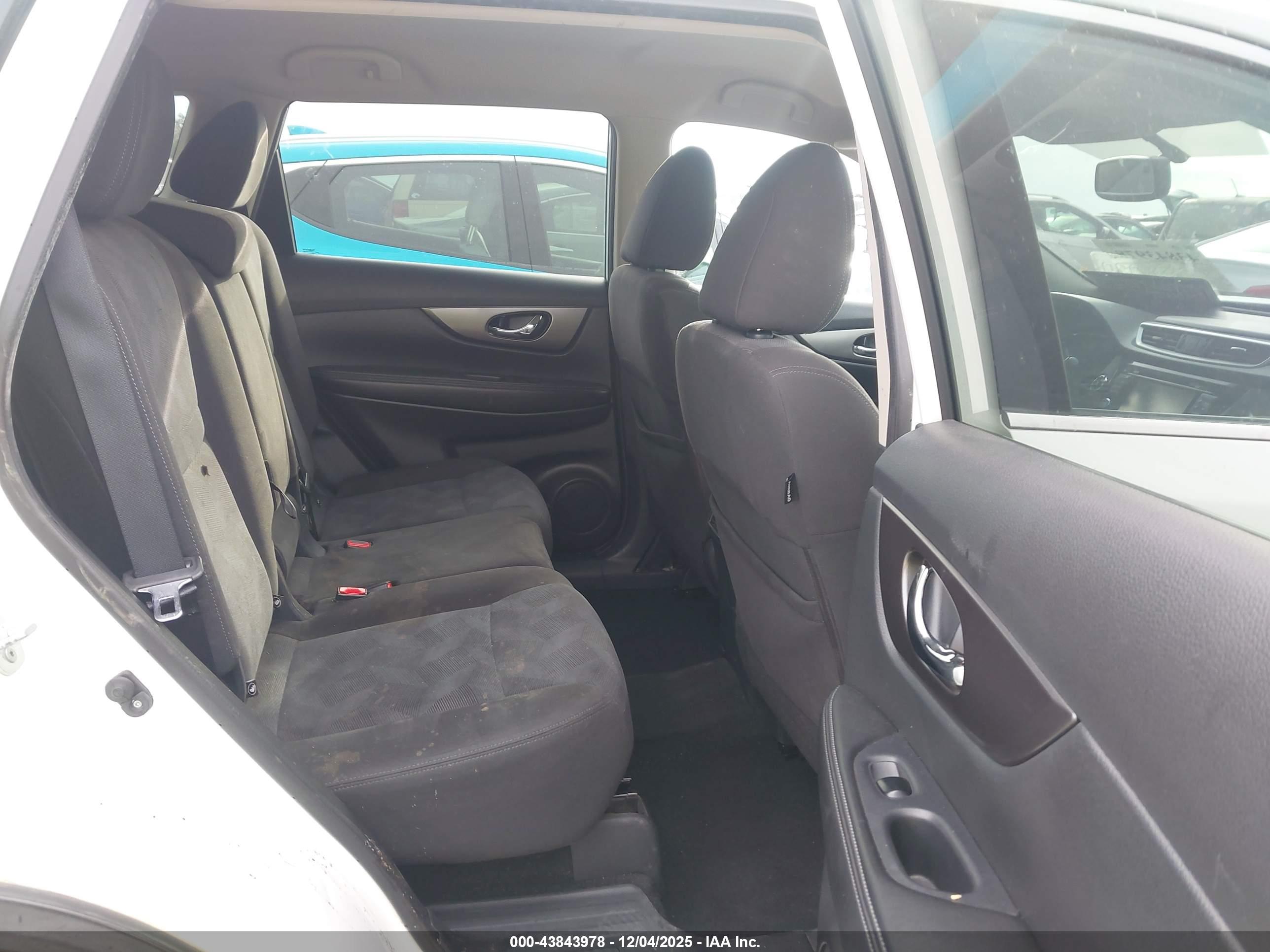 NISSAN ROGUE image 8