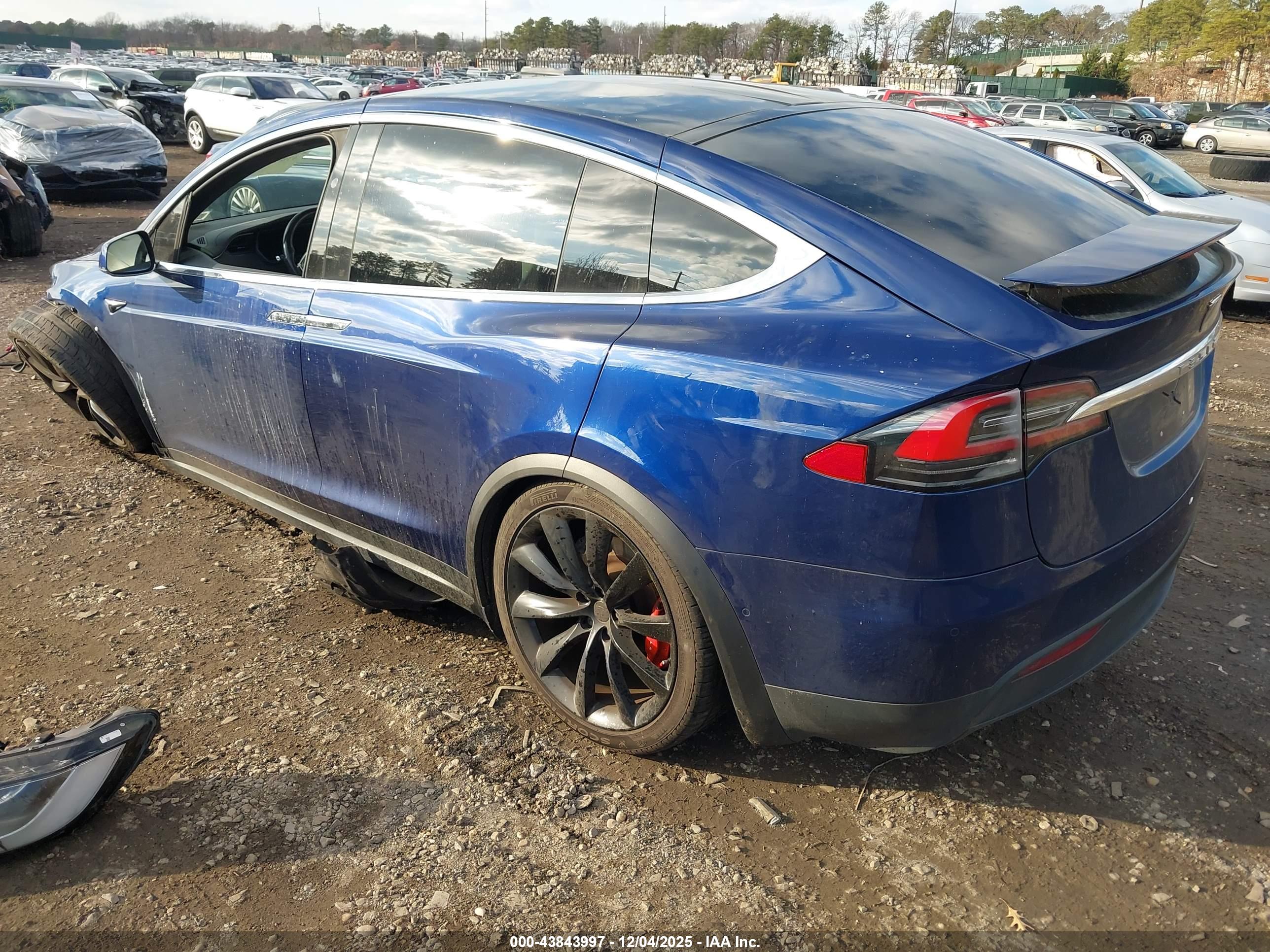 TESLA MODEL image 3