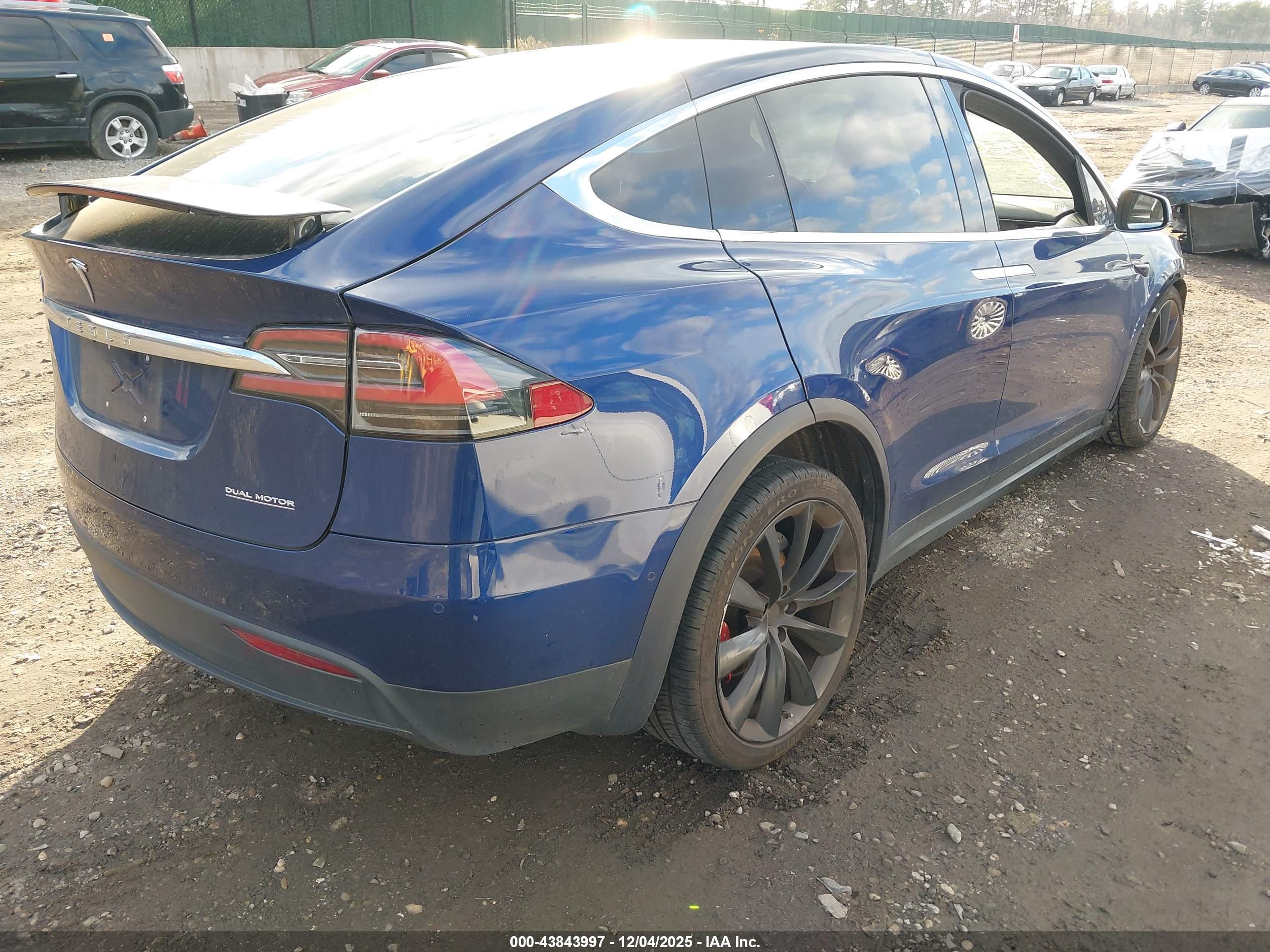 TESLA MODEL image 4