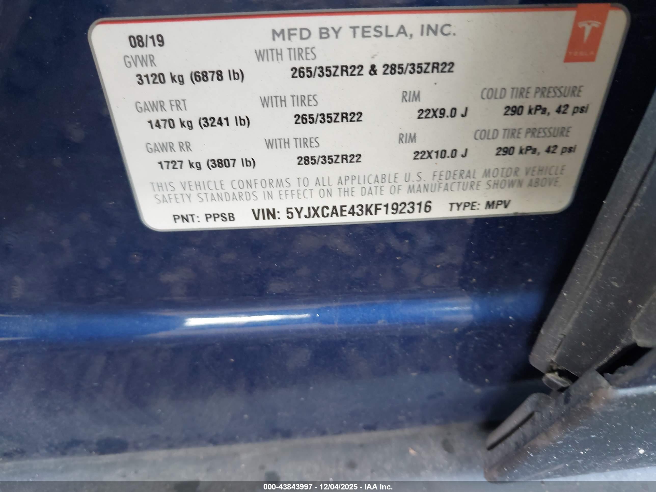 TESLA MODEL image 9