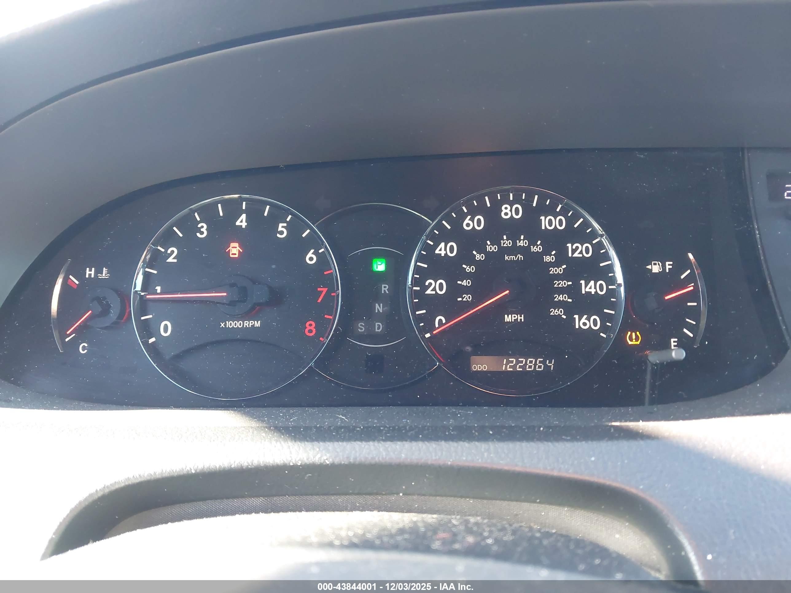 TOYOTA AVALON image 7