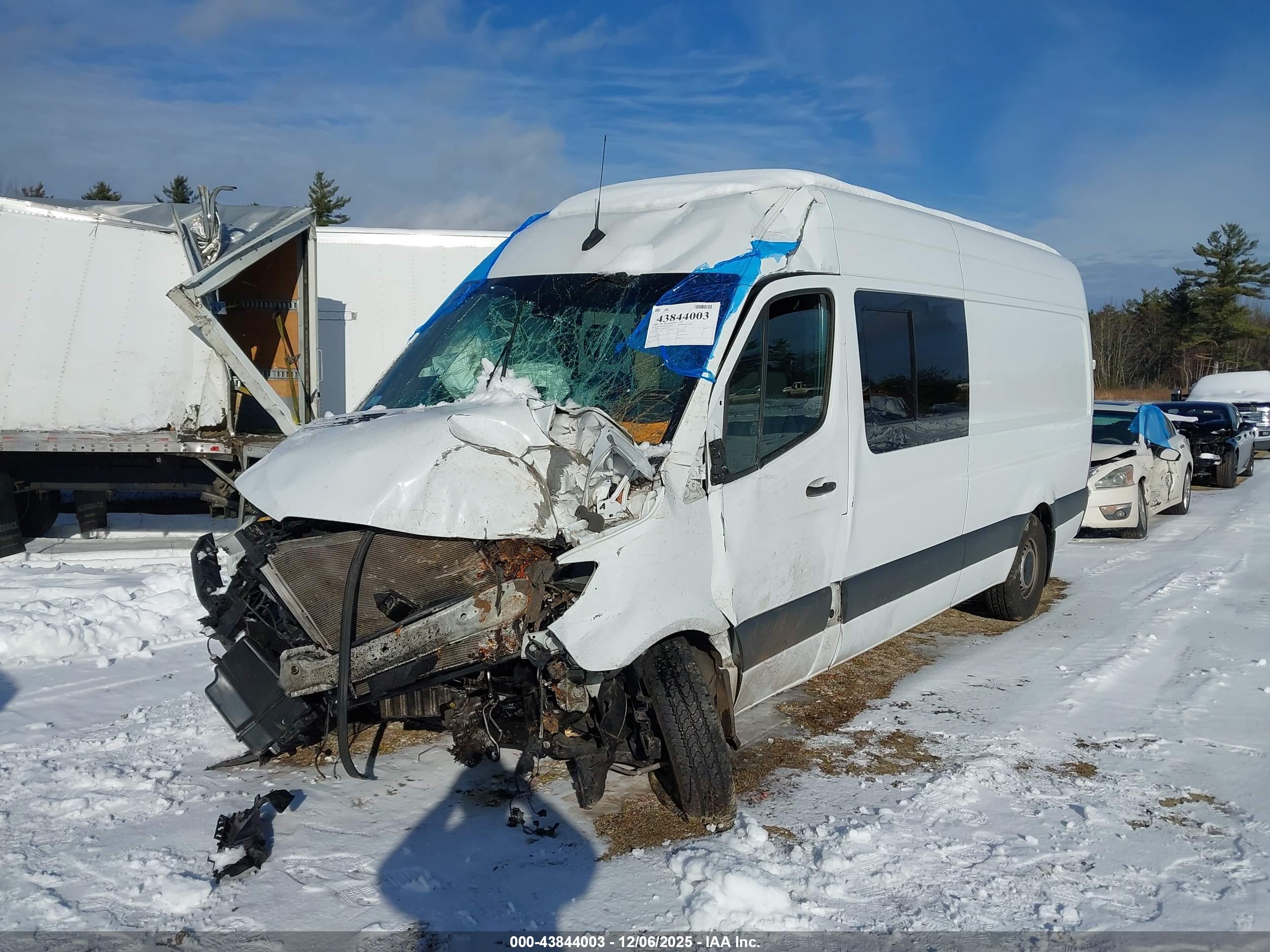 MERCEDES-BENZ SPRINTER image 2