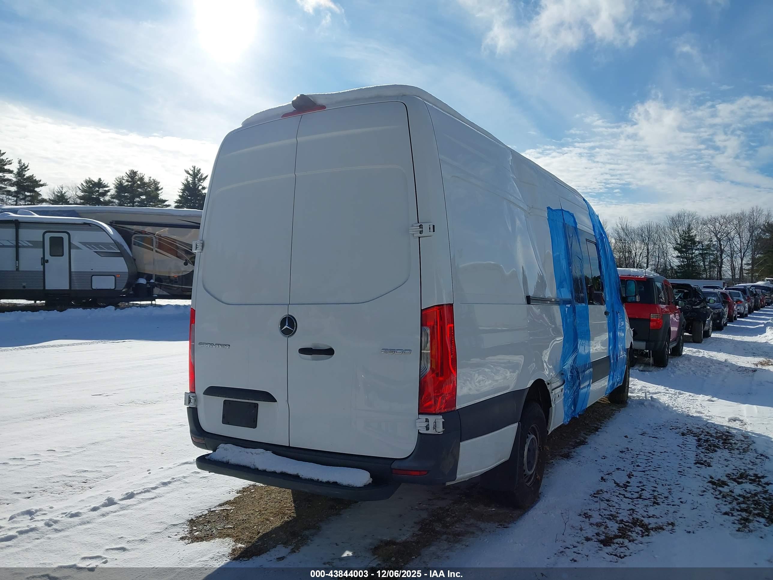 MERCEDES-BENZ SPRINTER image 4