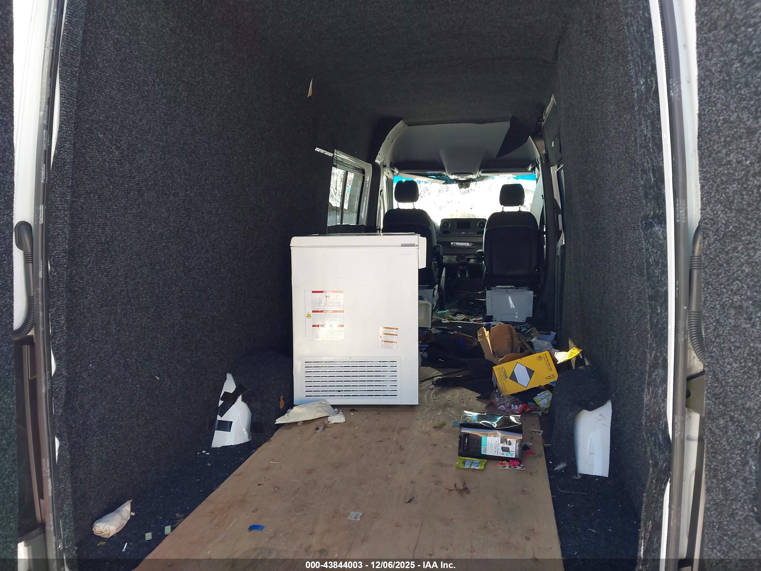 MERCEDES-BENZ SPRINTER image 8