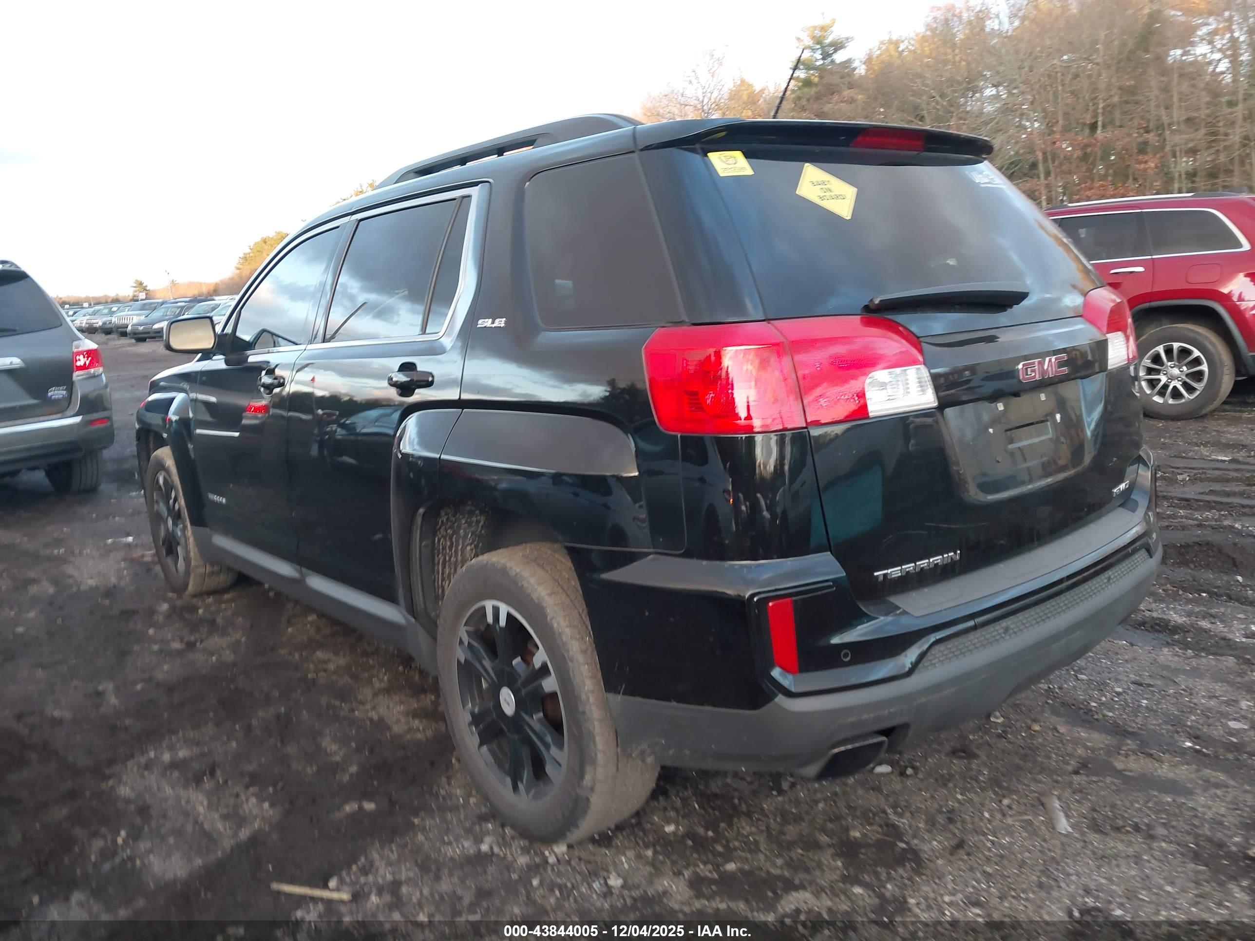 GMC TERRAIN image 3