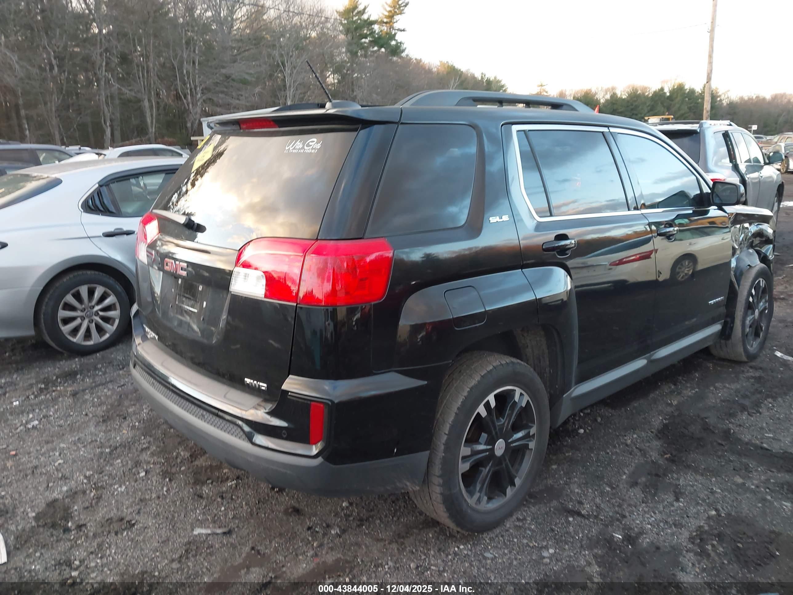 GMC TERRAIN image 4