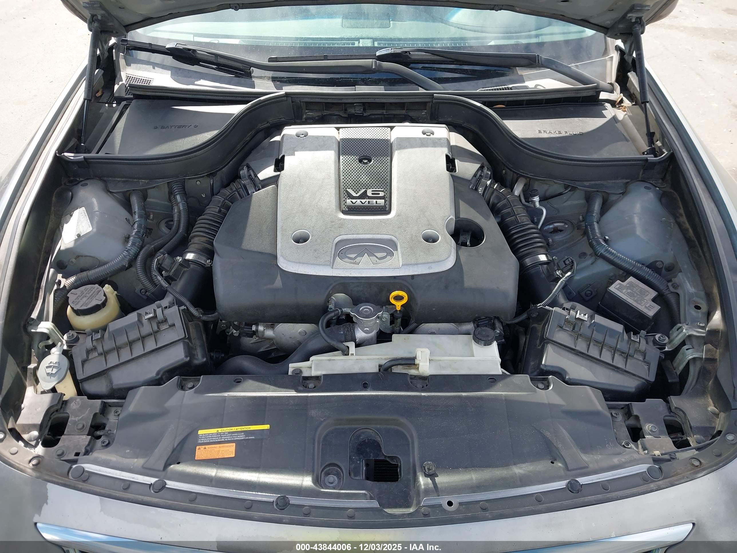 INFINITI G37 image 10