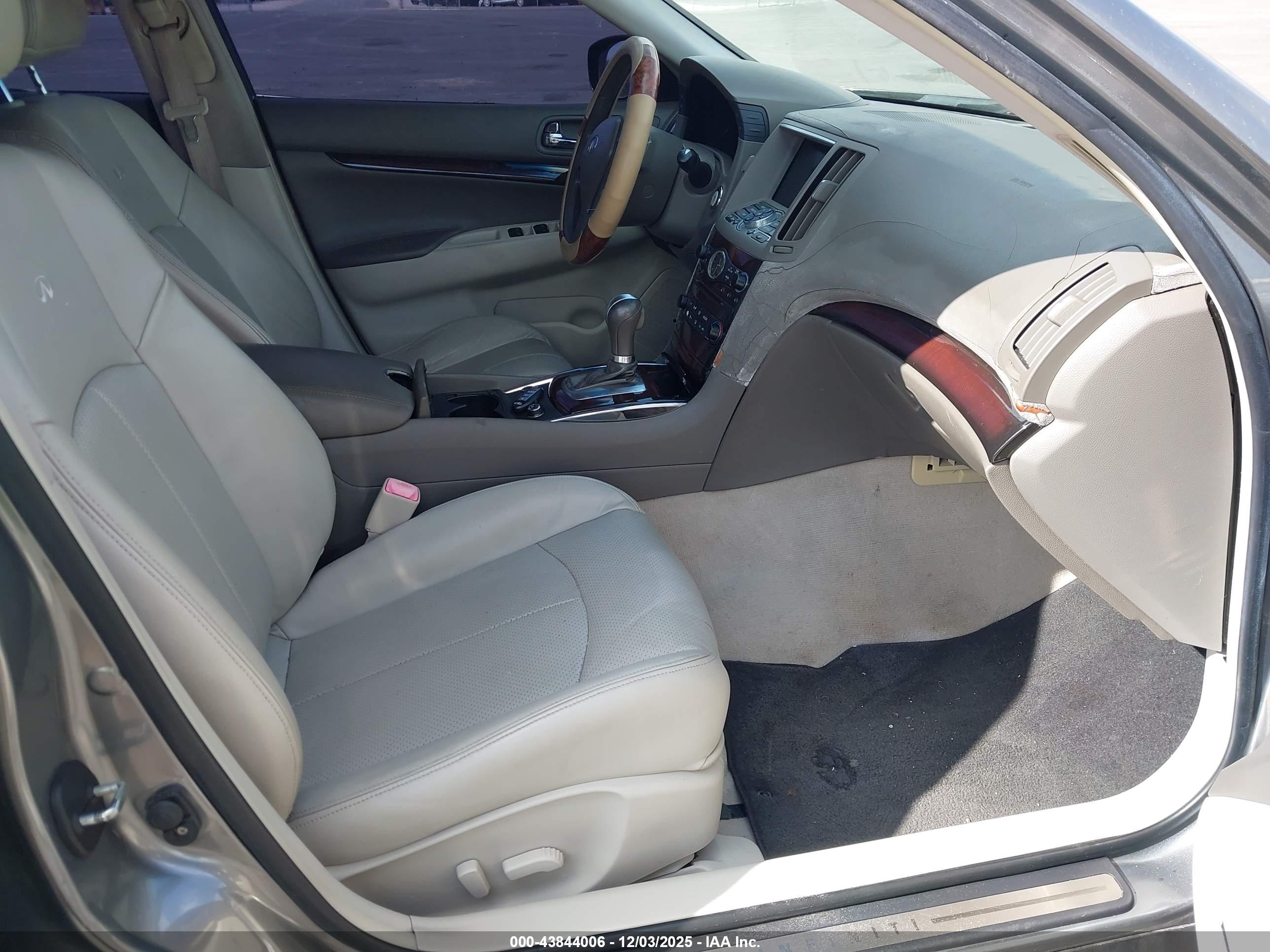 INFINITI G37 image 5