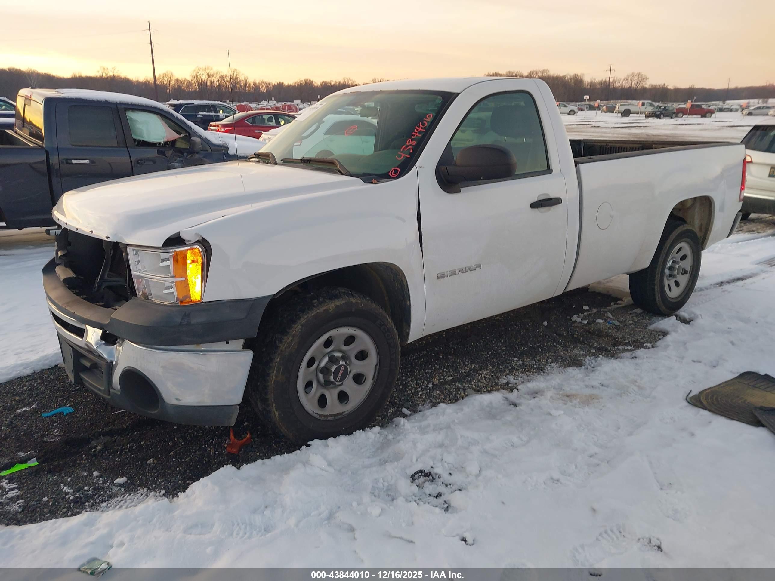 GMC SIERRA image 2