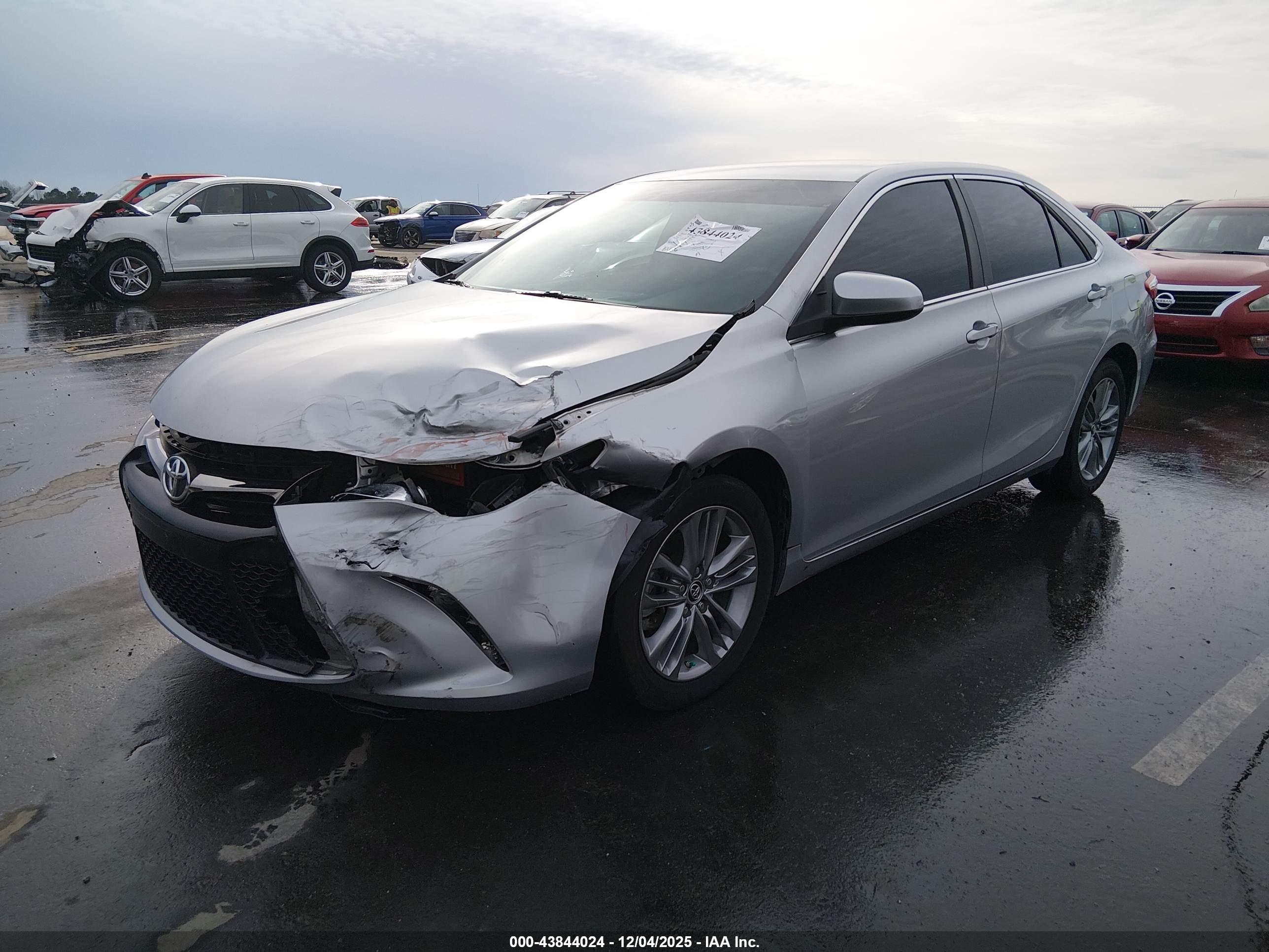 TOYOTA CAMRY image 2