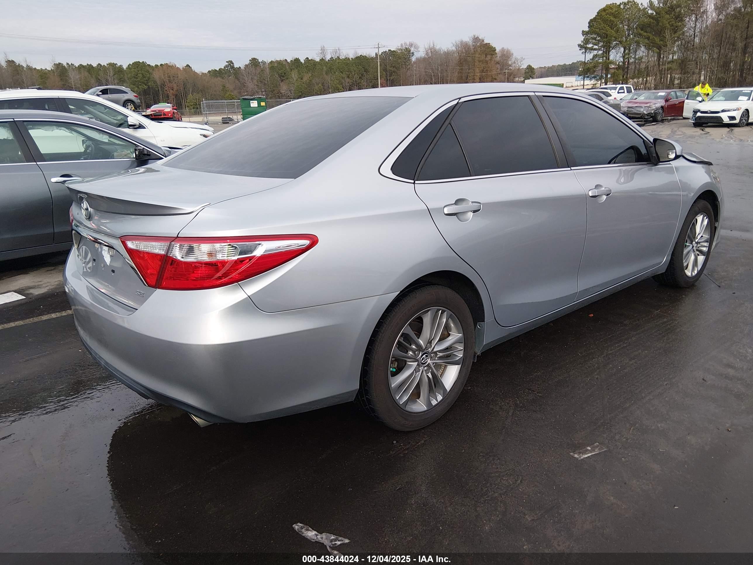 TOYOTA CAMRY image 4