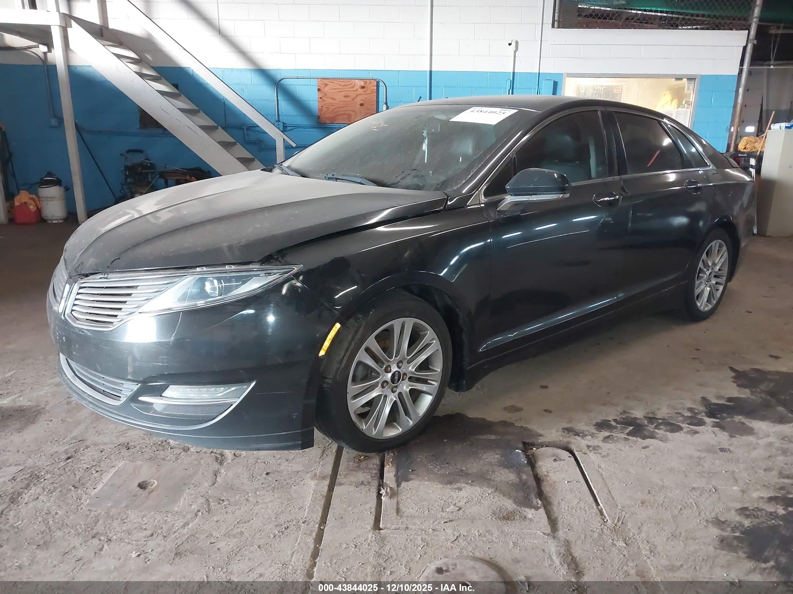 LINCOLN MKZ image 2