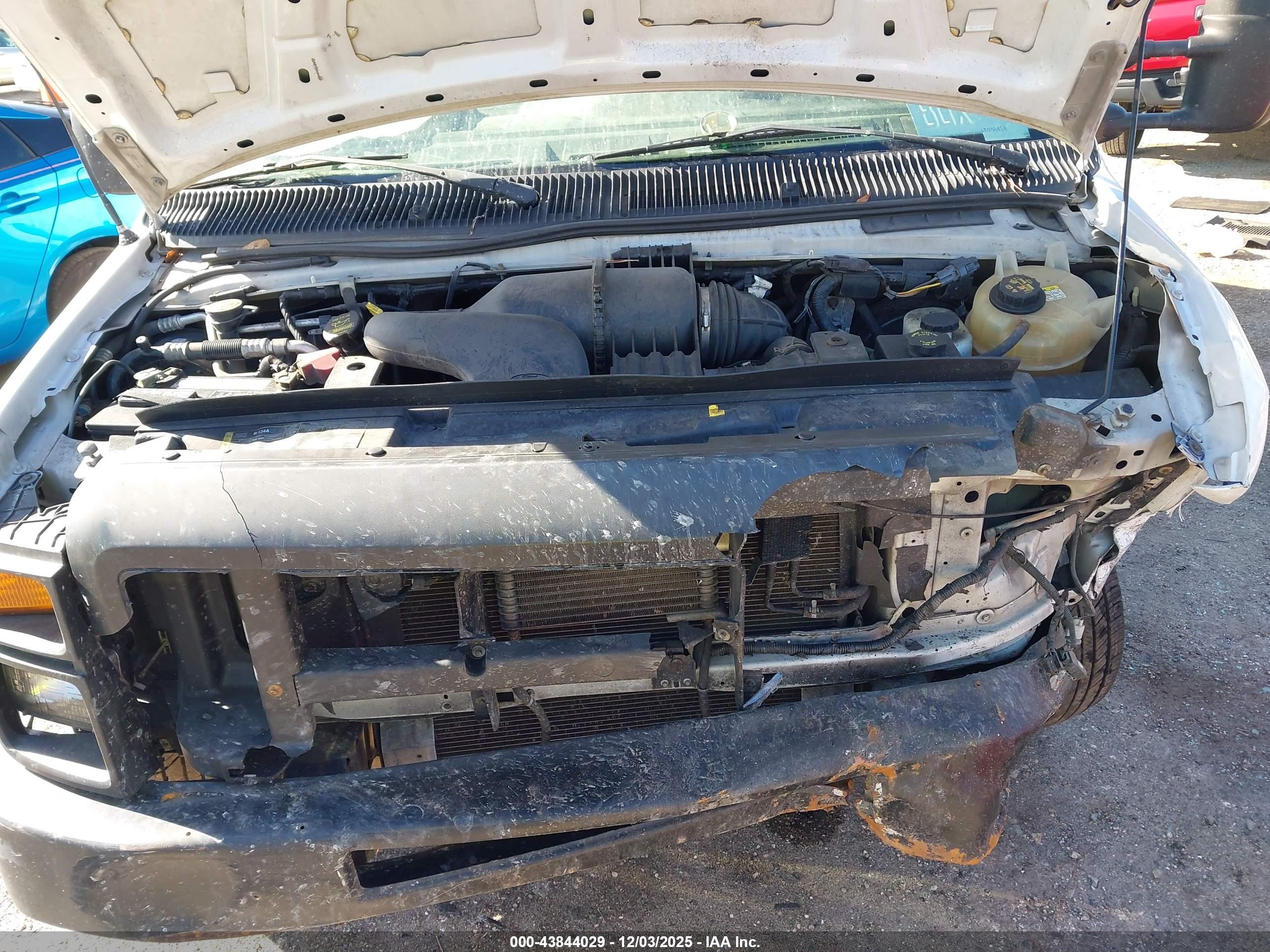 FORD E-150 image 10