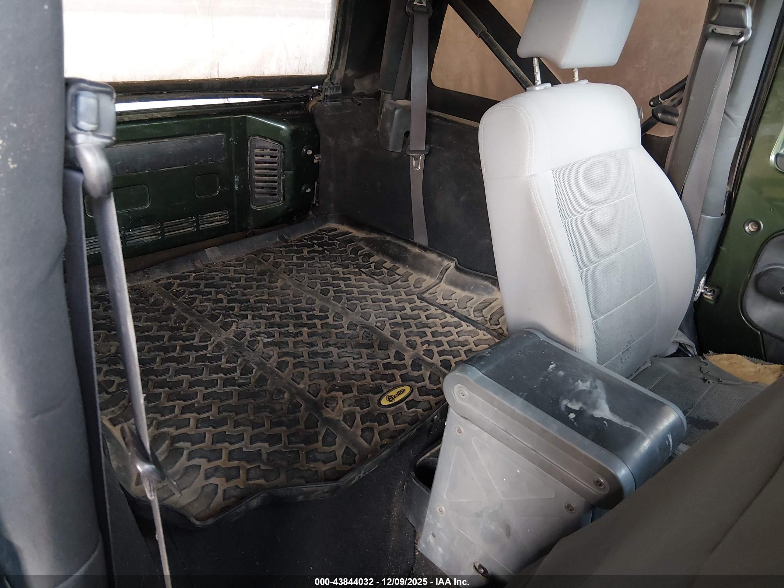 JEEP WRANGLER image 8