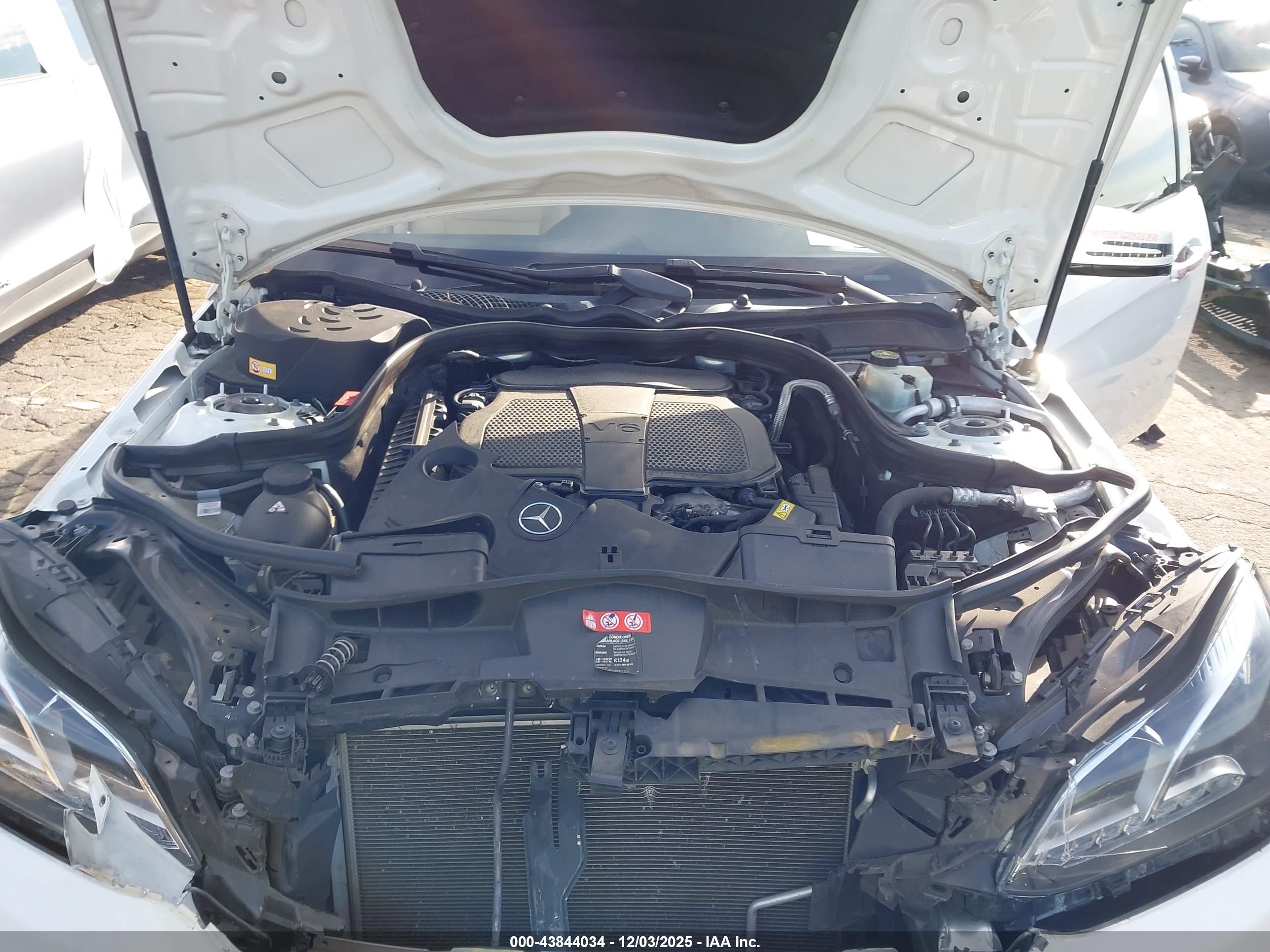 MERCEDES-BENZ E image 10