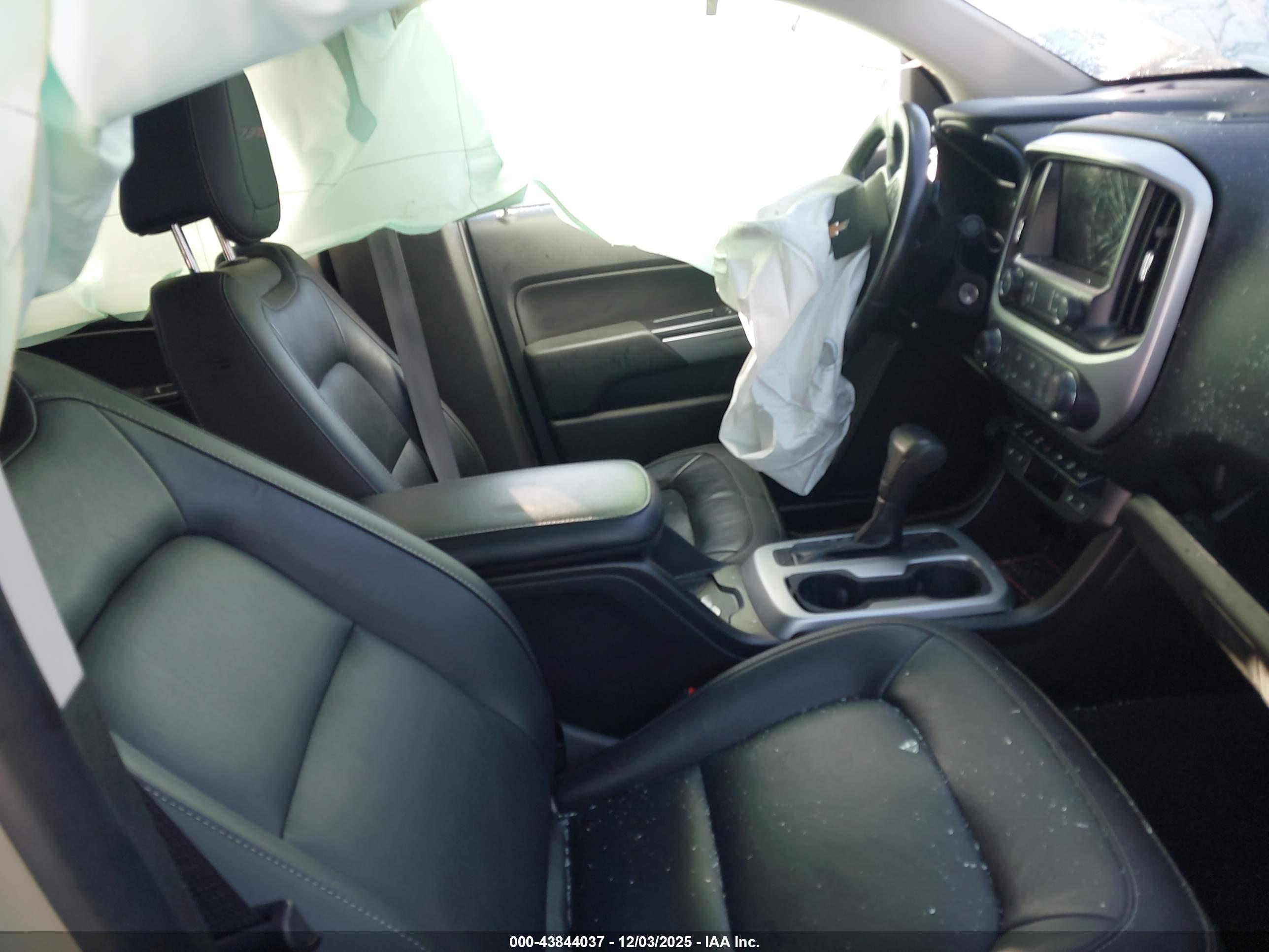 CHEVROLET COLORADO image 5