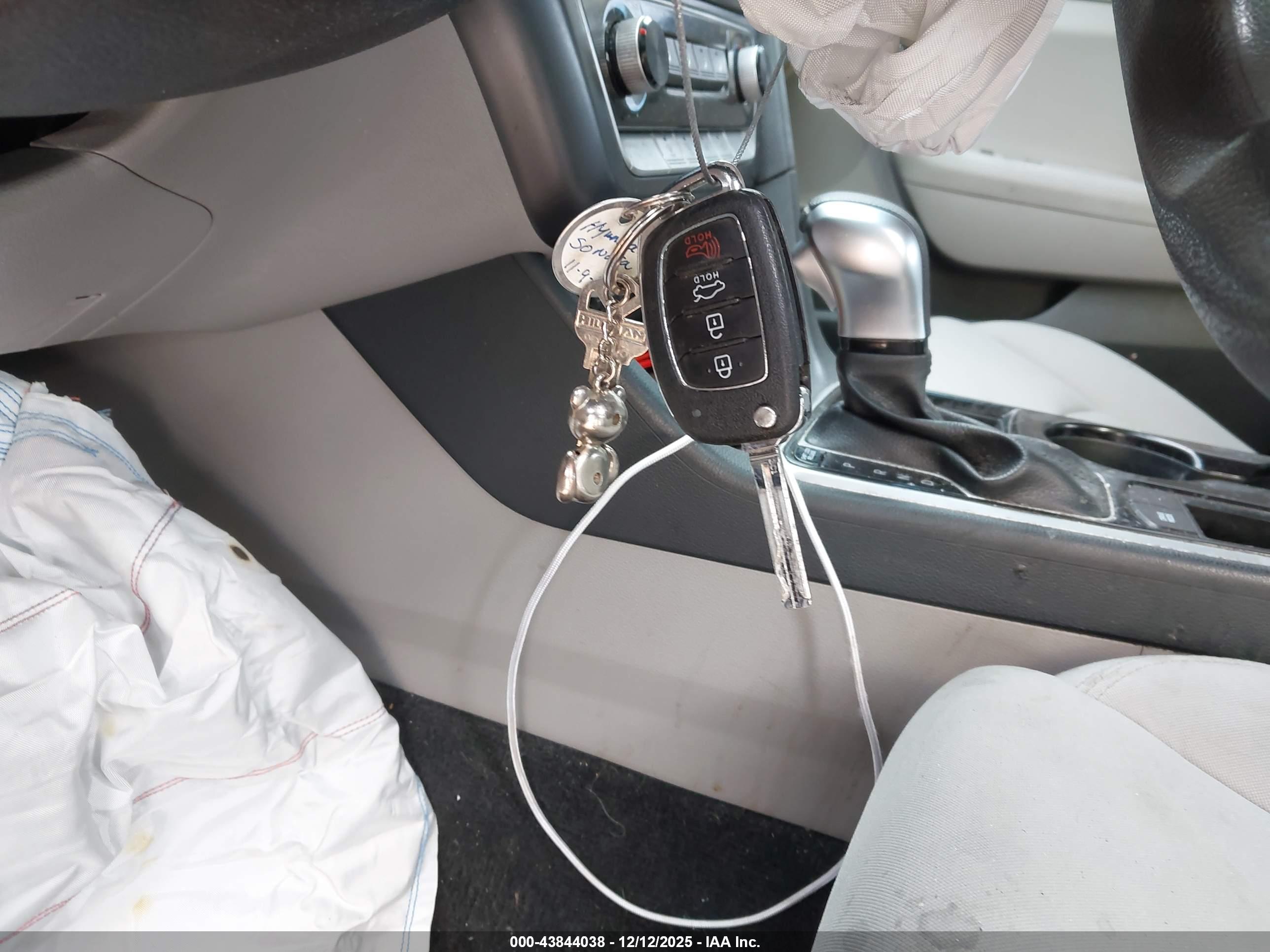 HYUNDAI SONATA image 11