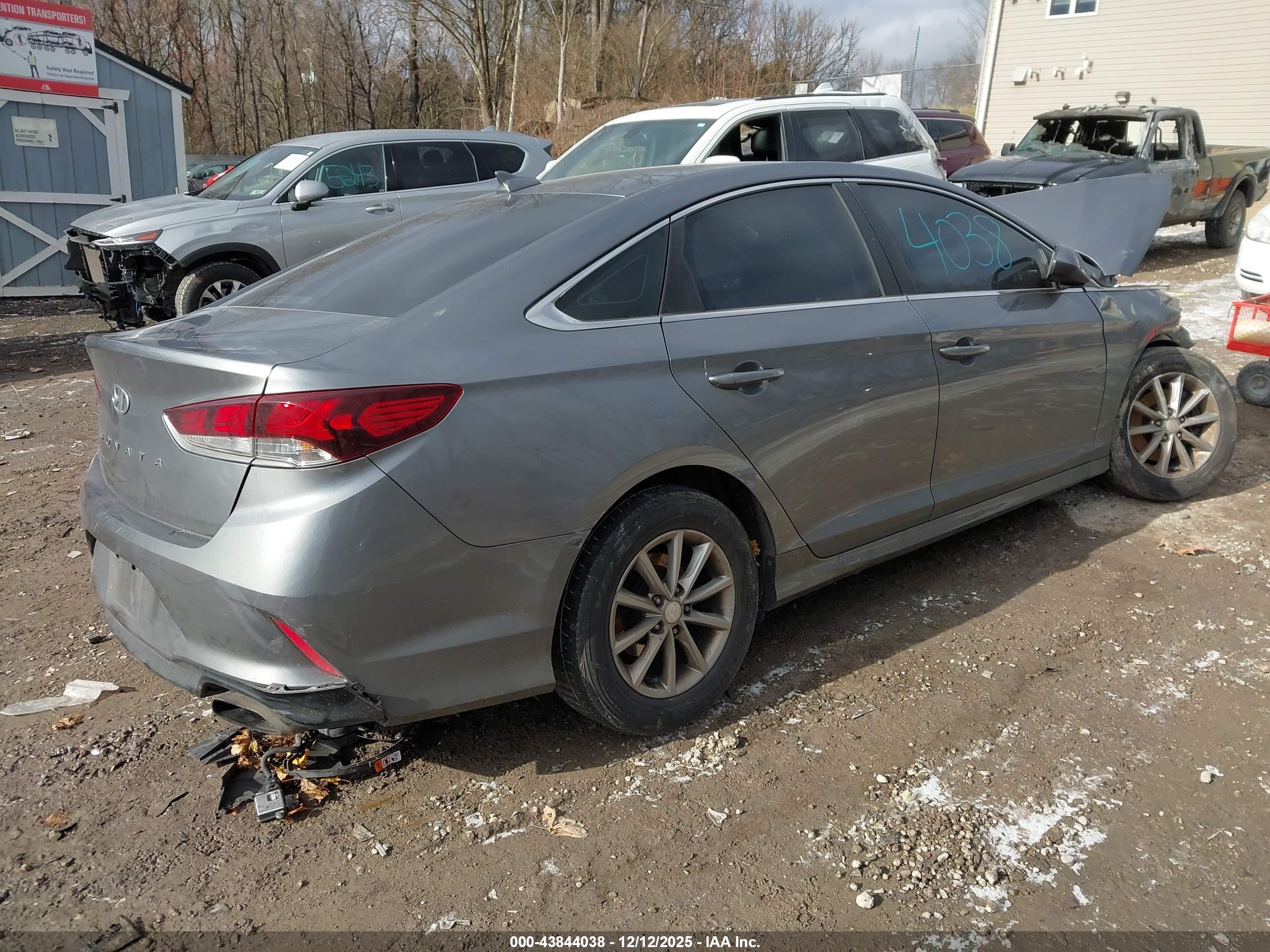 HYUNDAI SONATA image 4