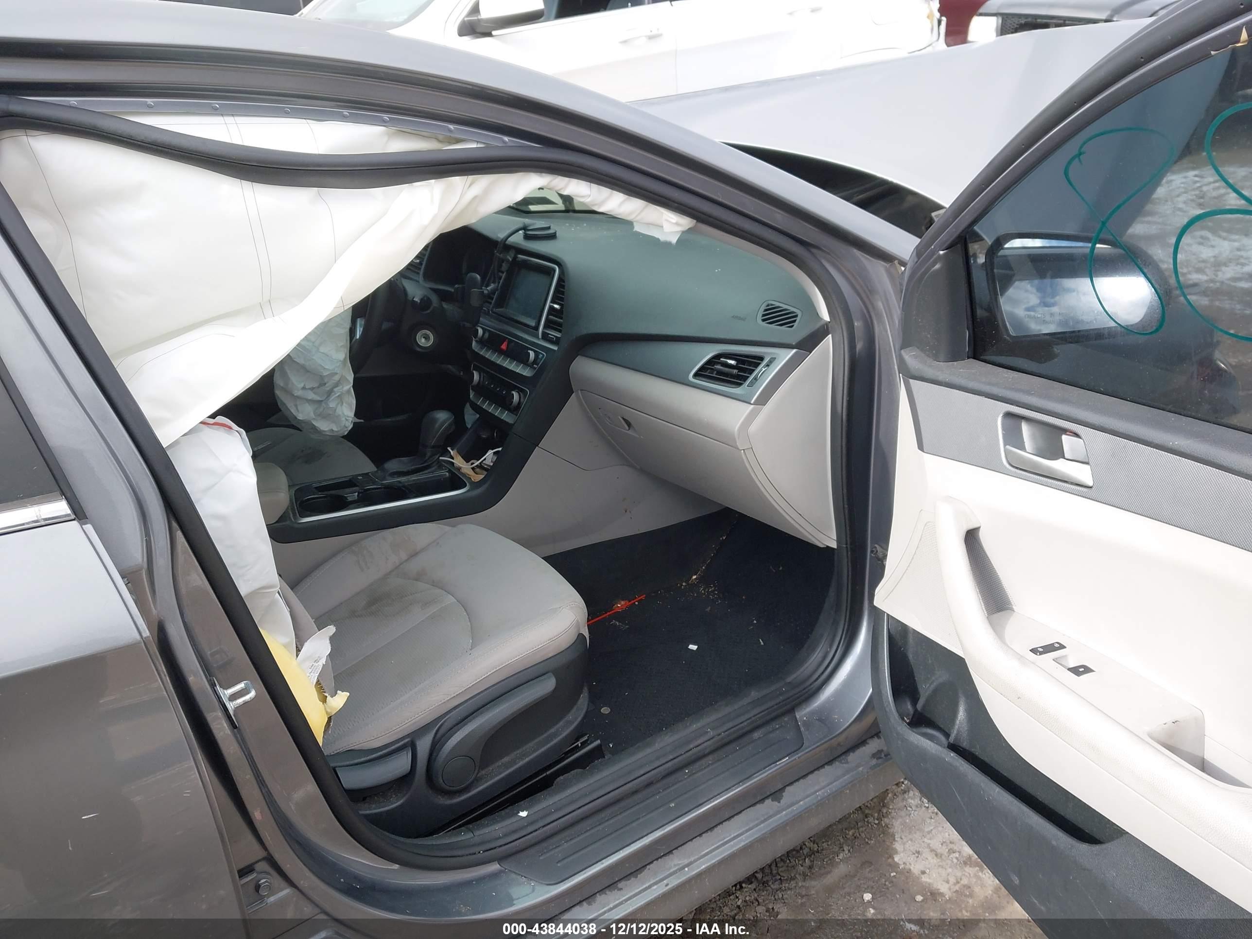 HYUNDAI SONATA image 5