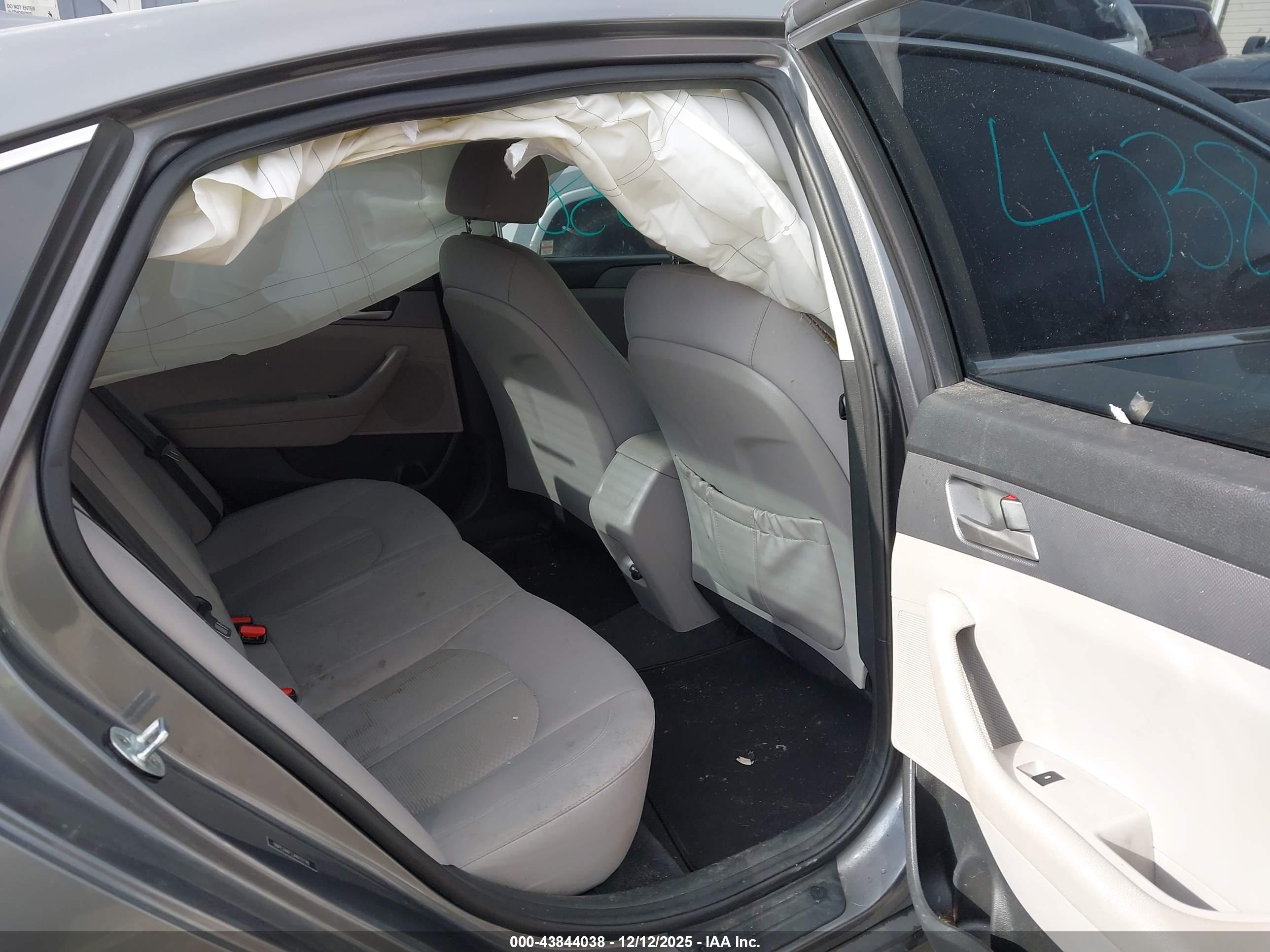 HYUNDAI SONATA image 8