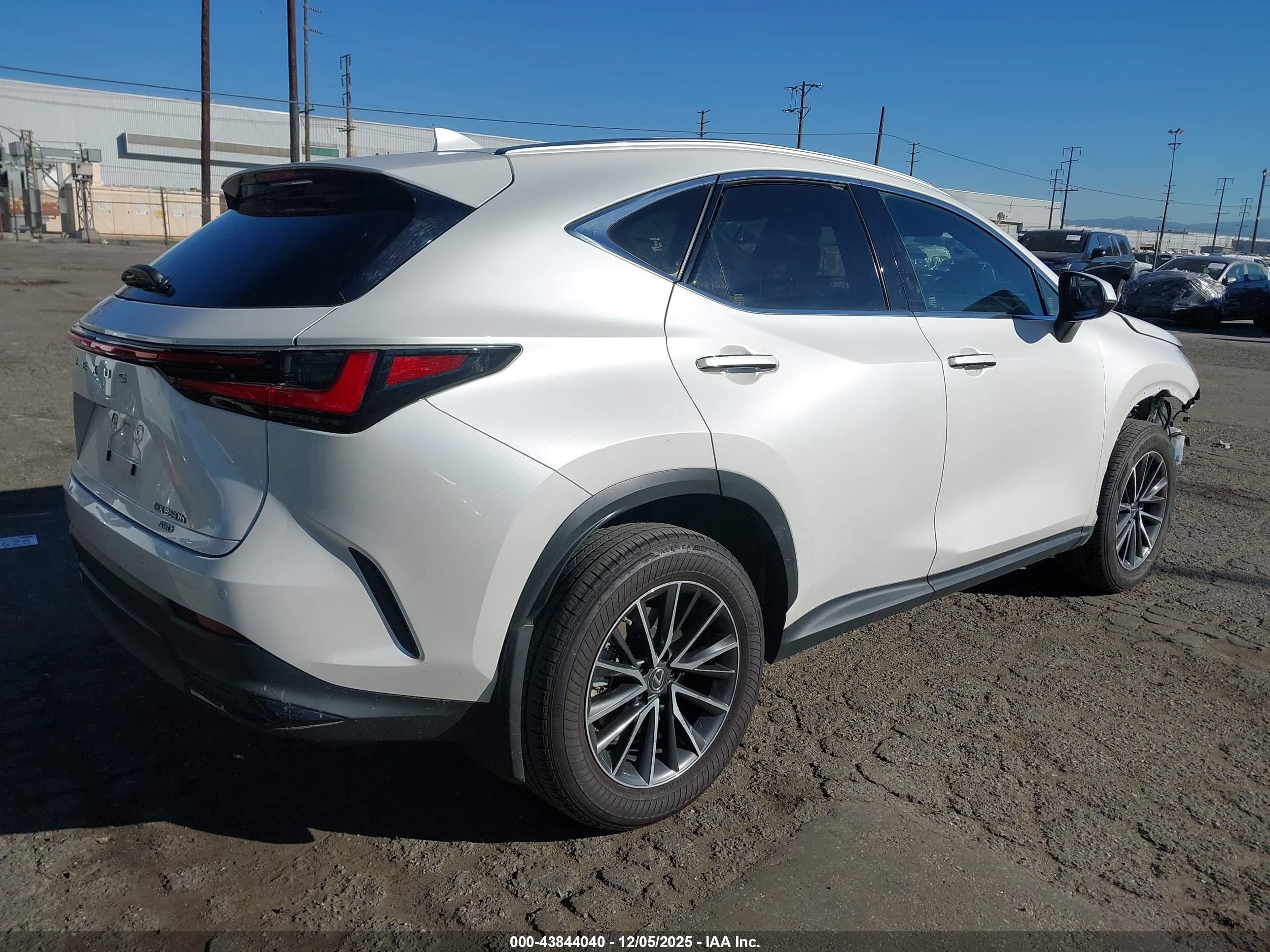 LEXUS NX image 4