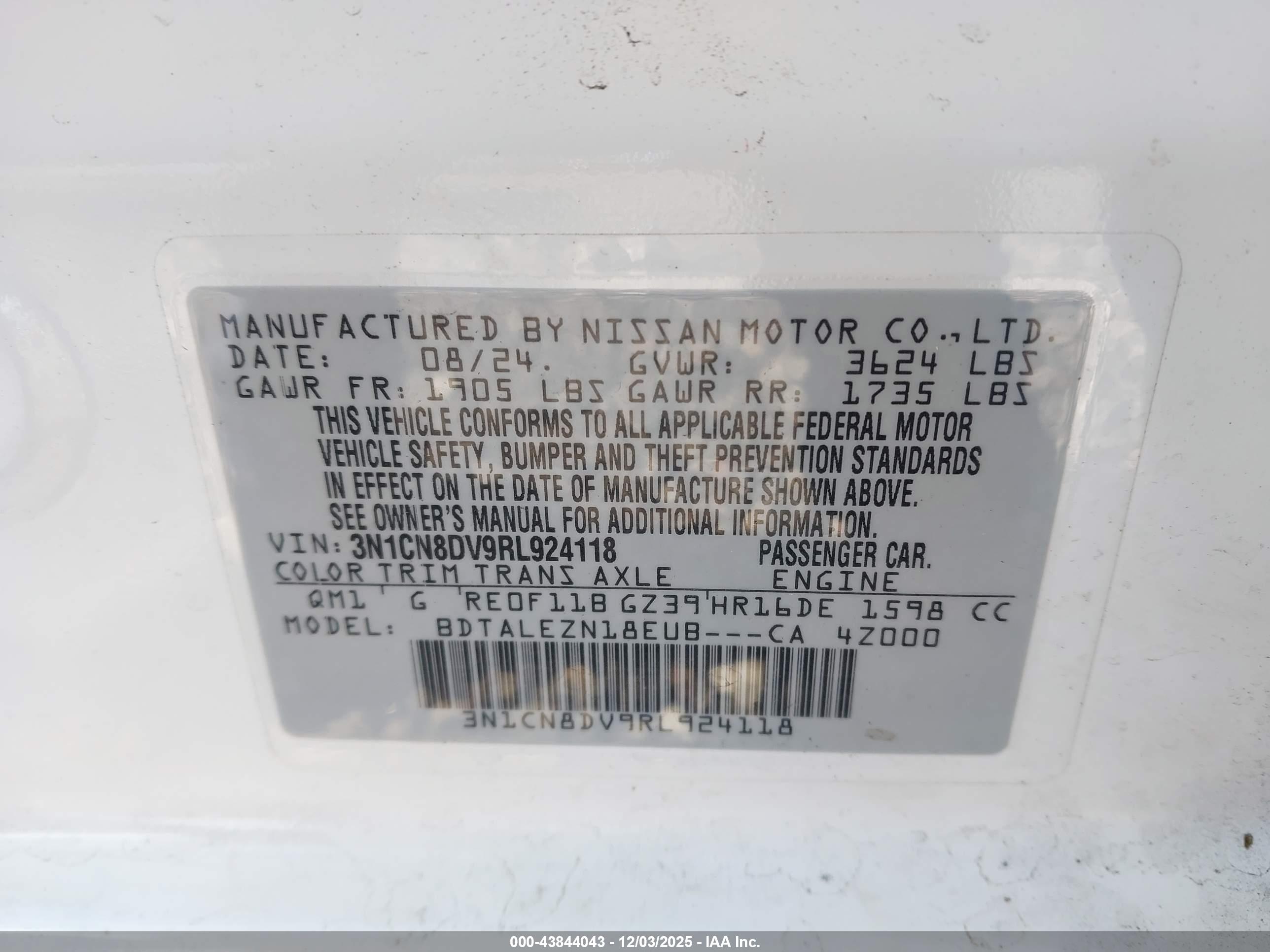 NISSAN VERSA image 9
