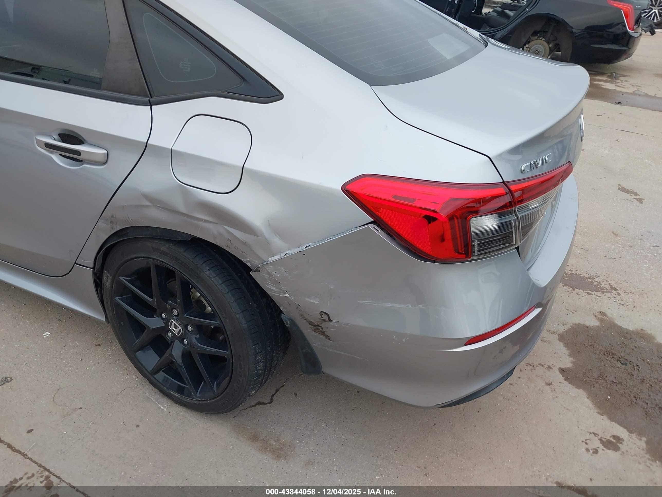 HONDA CIVIC image 6