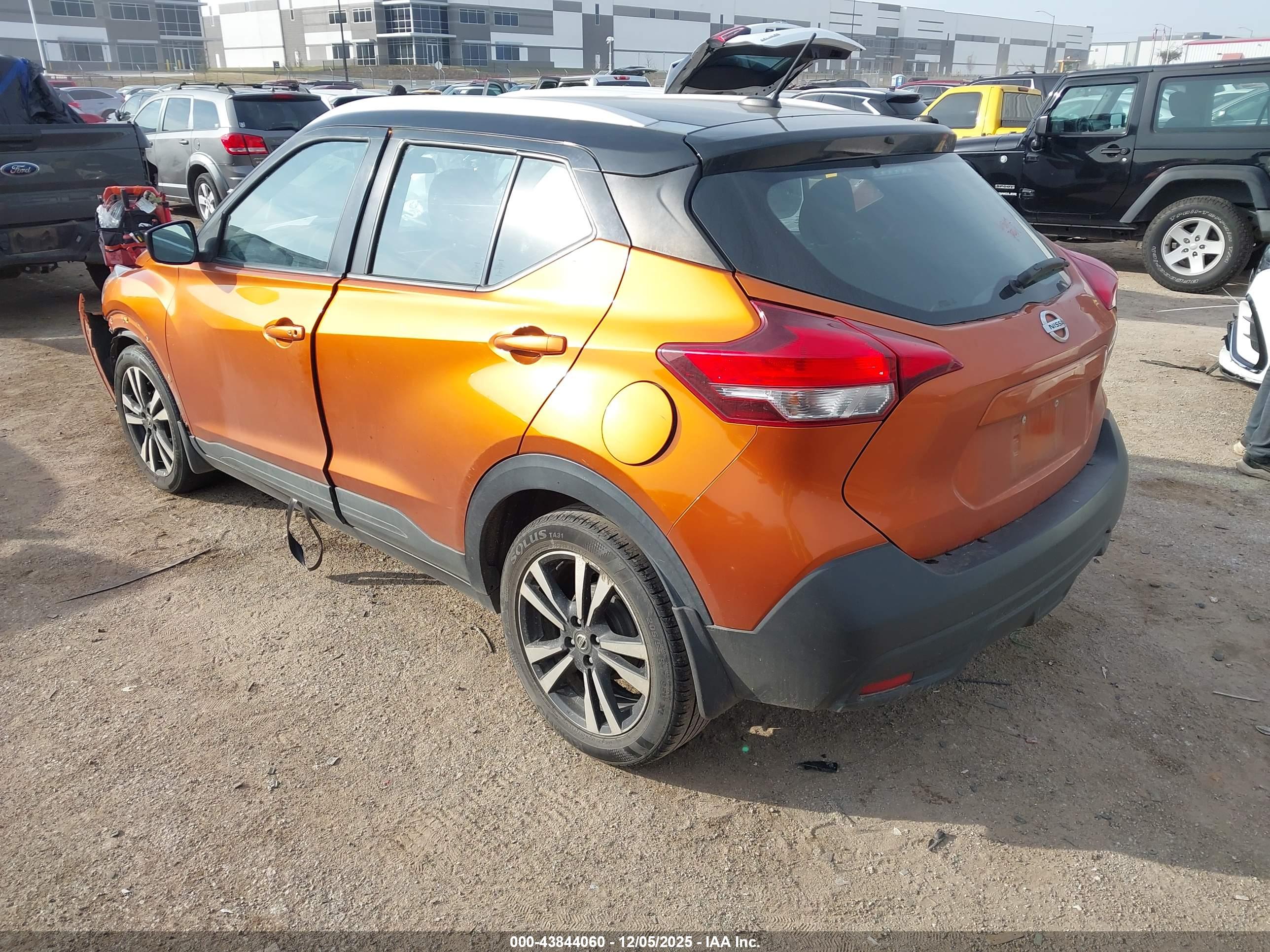 NISSAN KICKS image 3