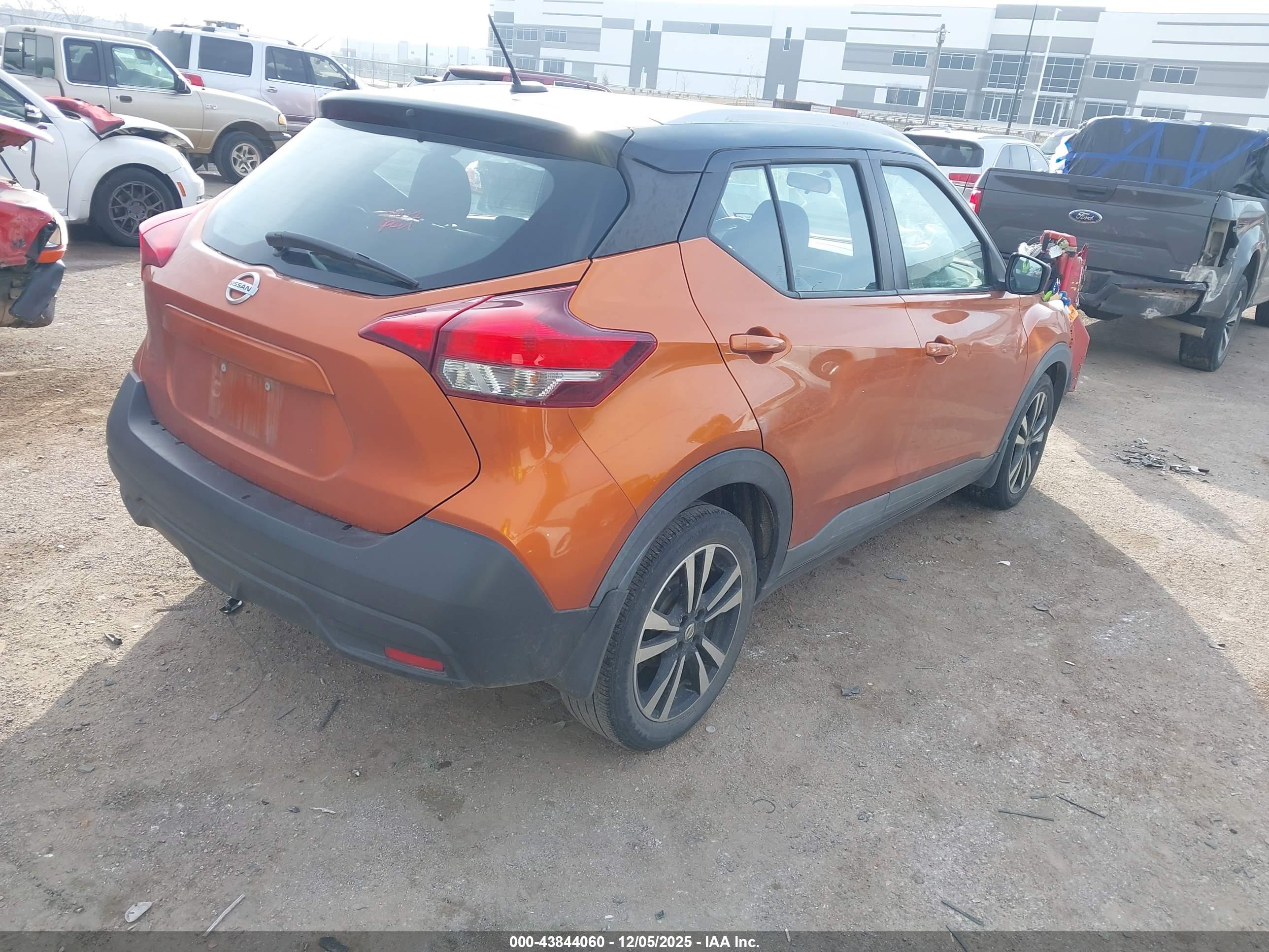 NISSAN KICKS image 4