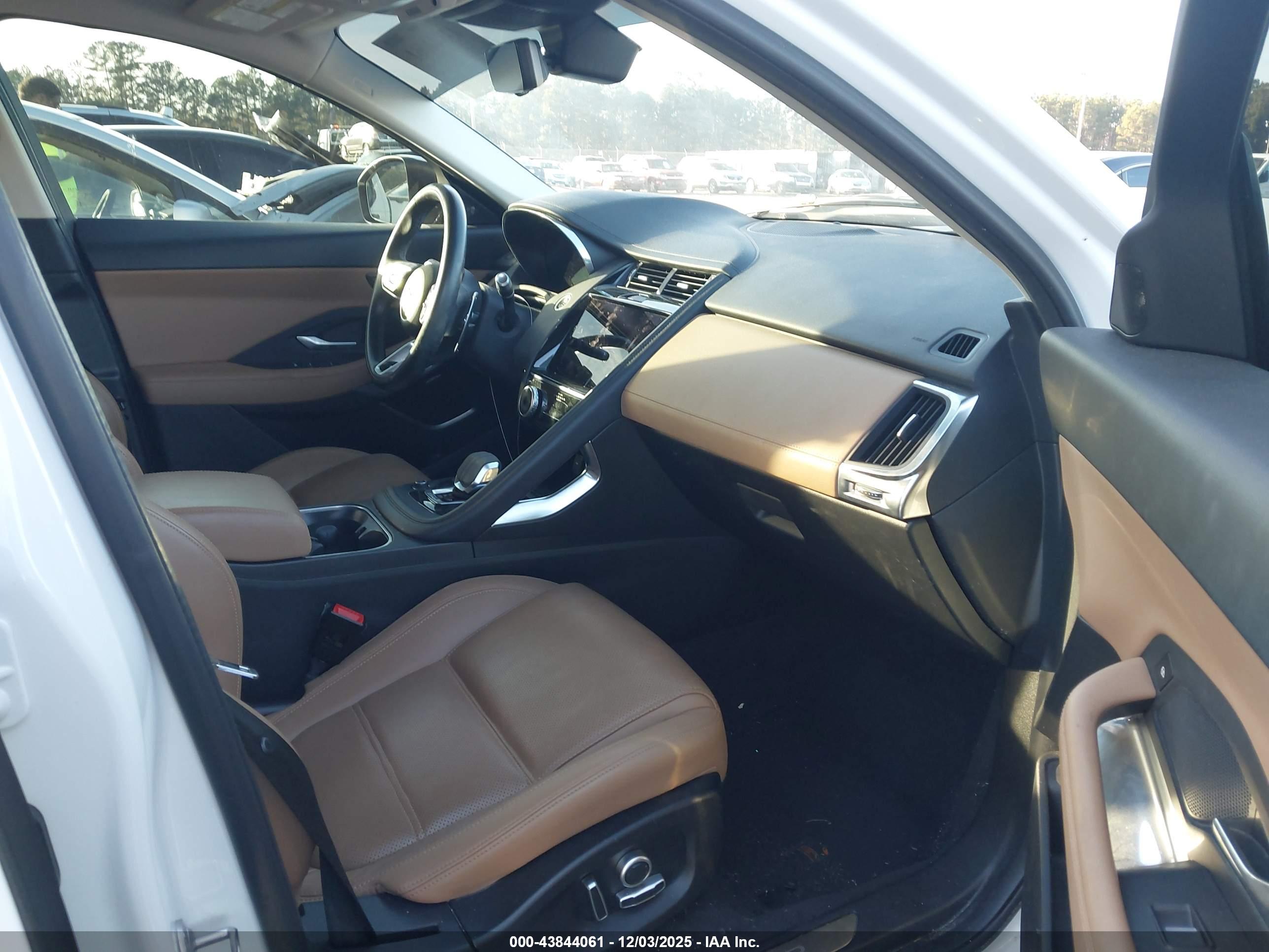 JAGUAR E-PACE image 5