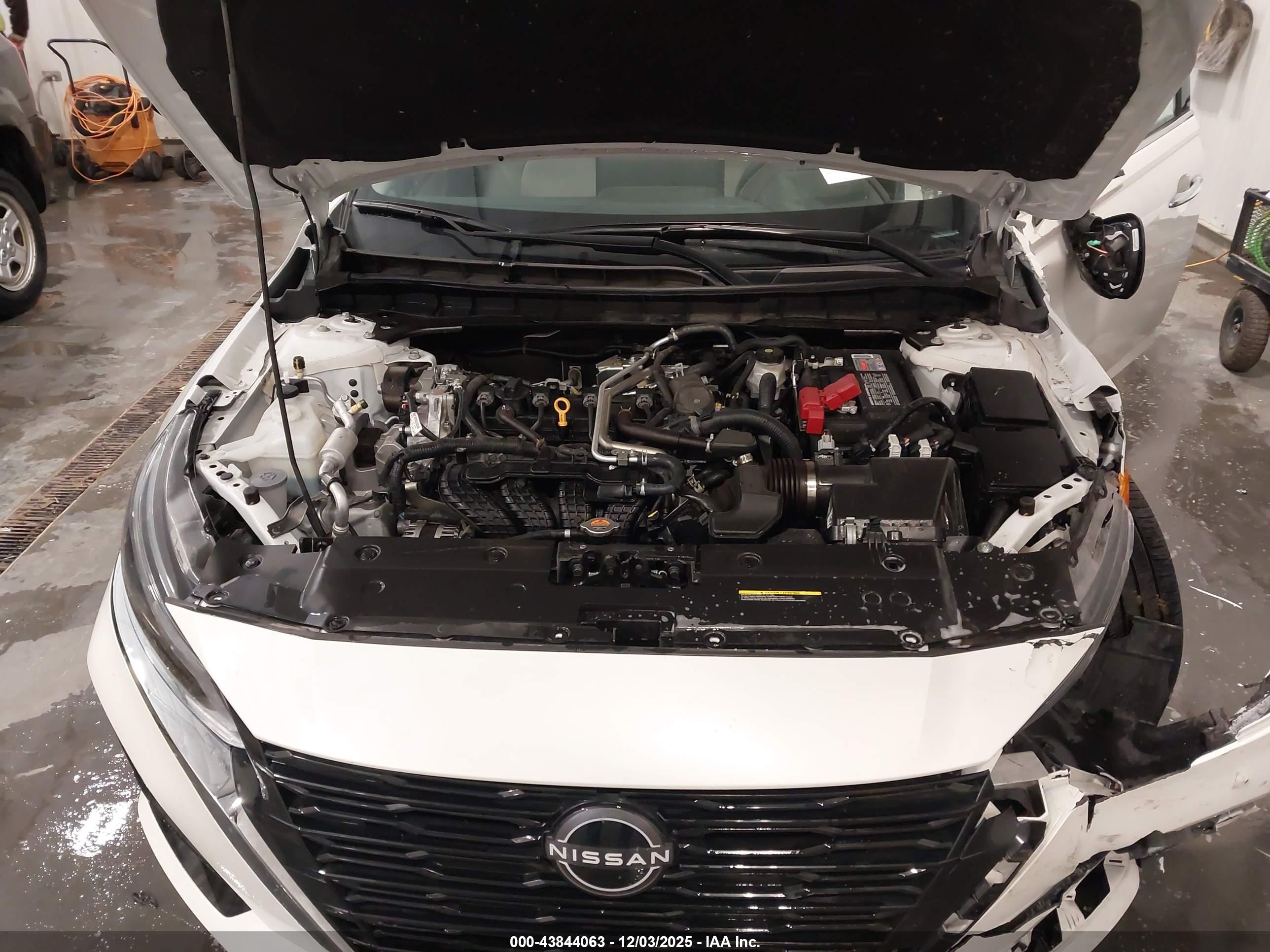 NISSAN ALTIMA image 10