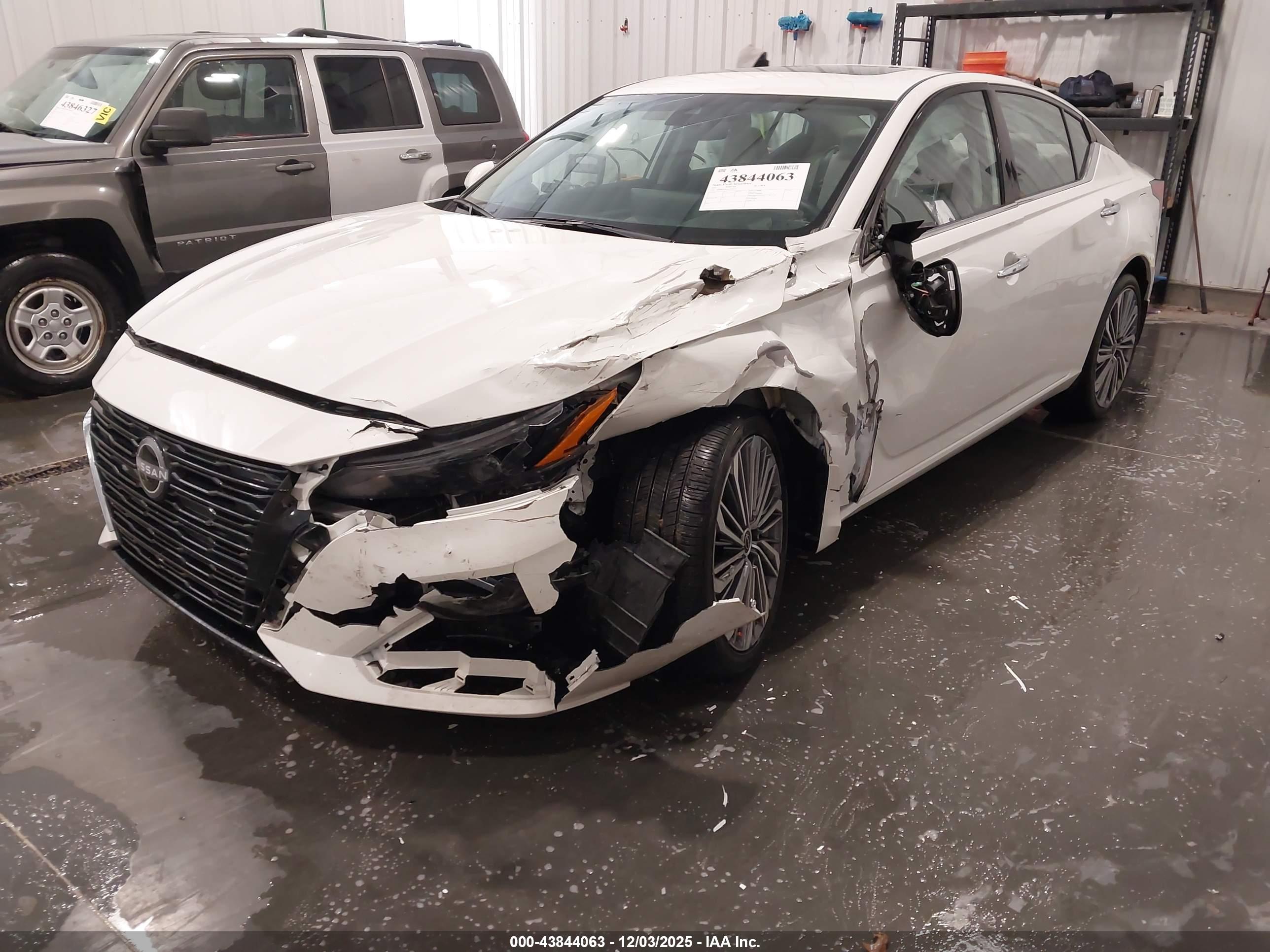 NISSAN ALTIMA image 6